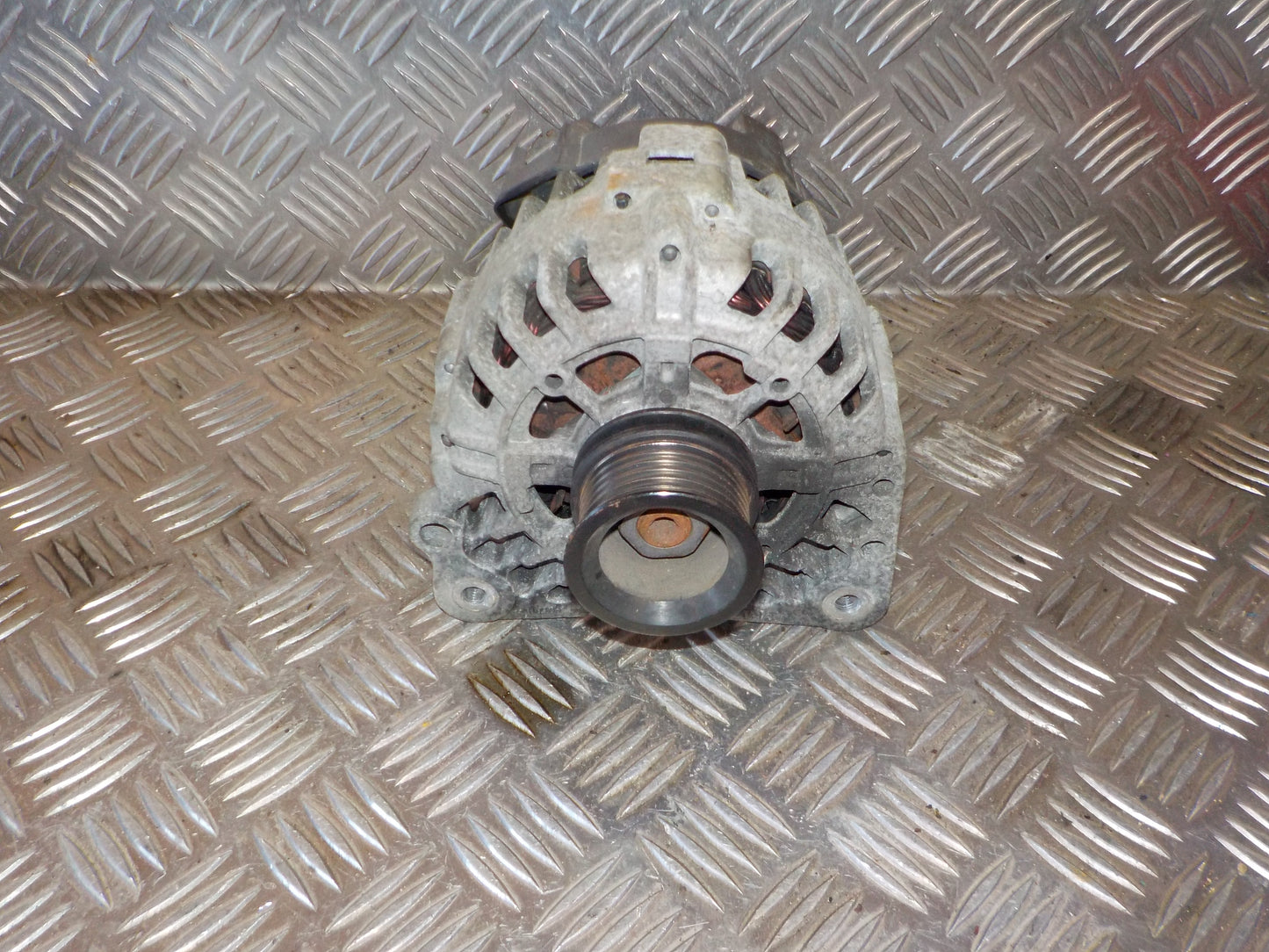 Seat Ibiza 6J Generator Med OEM Nr. 037903025T Fra Seat Ophugger