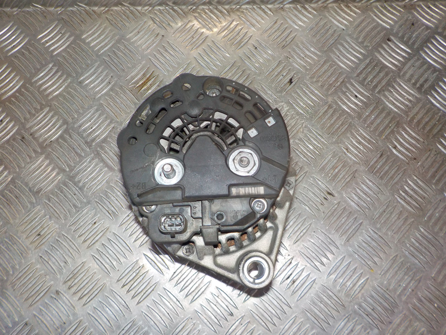 Saab 9-3 Generator Med OEM Nr. 0124425097 Fra Saab Ophugger