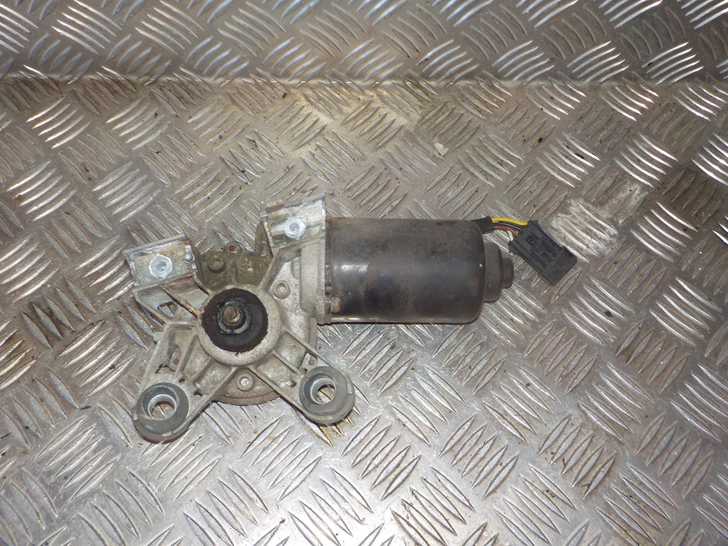 Saab 9-3 Viskermotor Med OEM Nr. Ophugger Fra Saab Ophugger