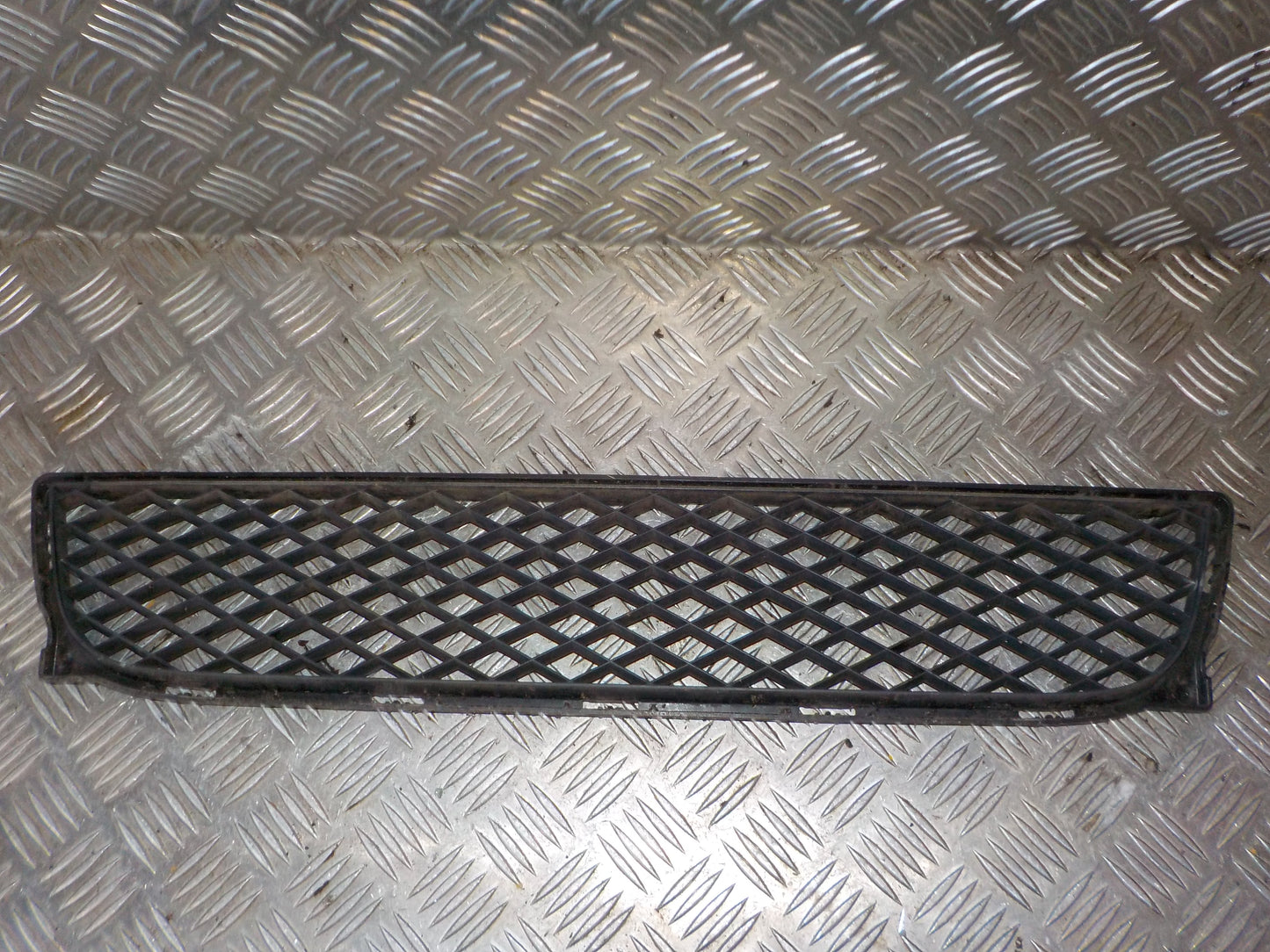 Smart Fortwo W451 Kofangergitter Med OEM Nr. 4518880023 Fra Smart Ophugger