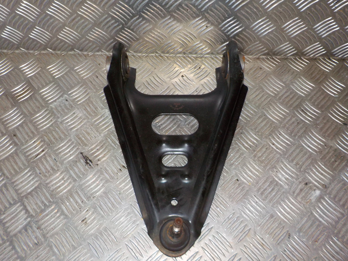 Smart Fortwo W451 Bærearm F.N. V Med OEM Nr. 4513300010 Fra Smart Ophugger