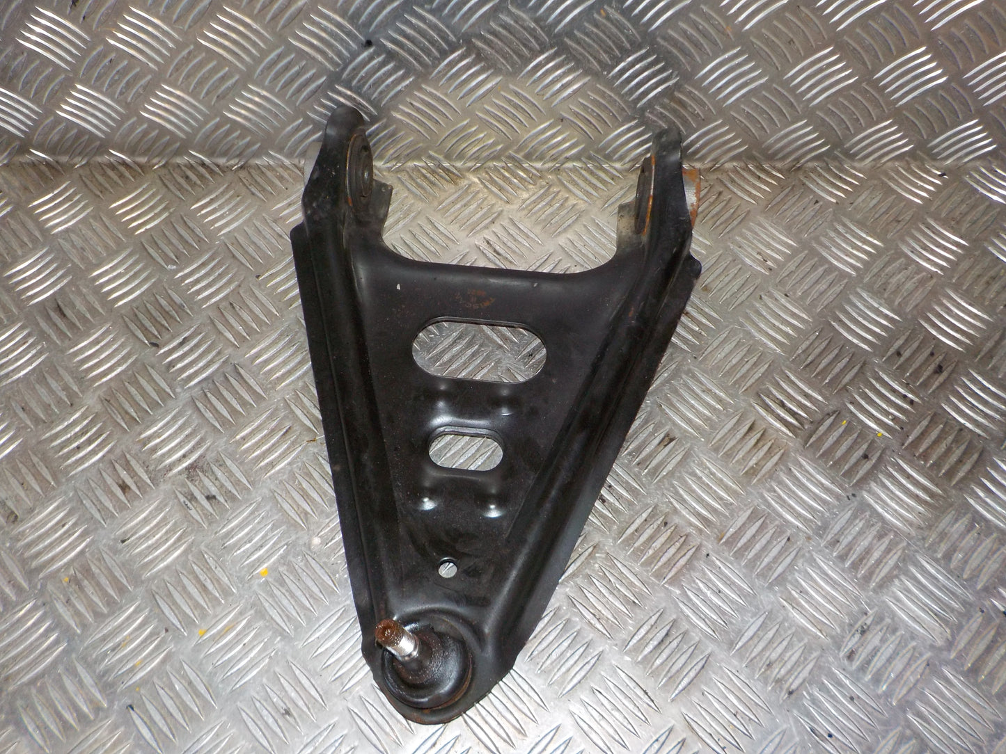 Smart Fortwo W451 Bærearm F.N. H Med OEM Nr. 4513300010 Fra Smart Ophugger