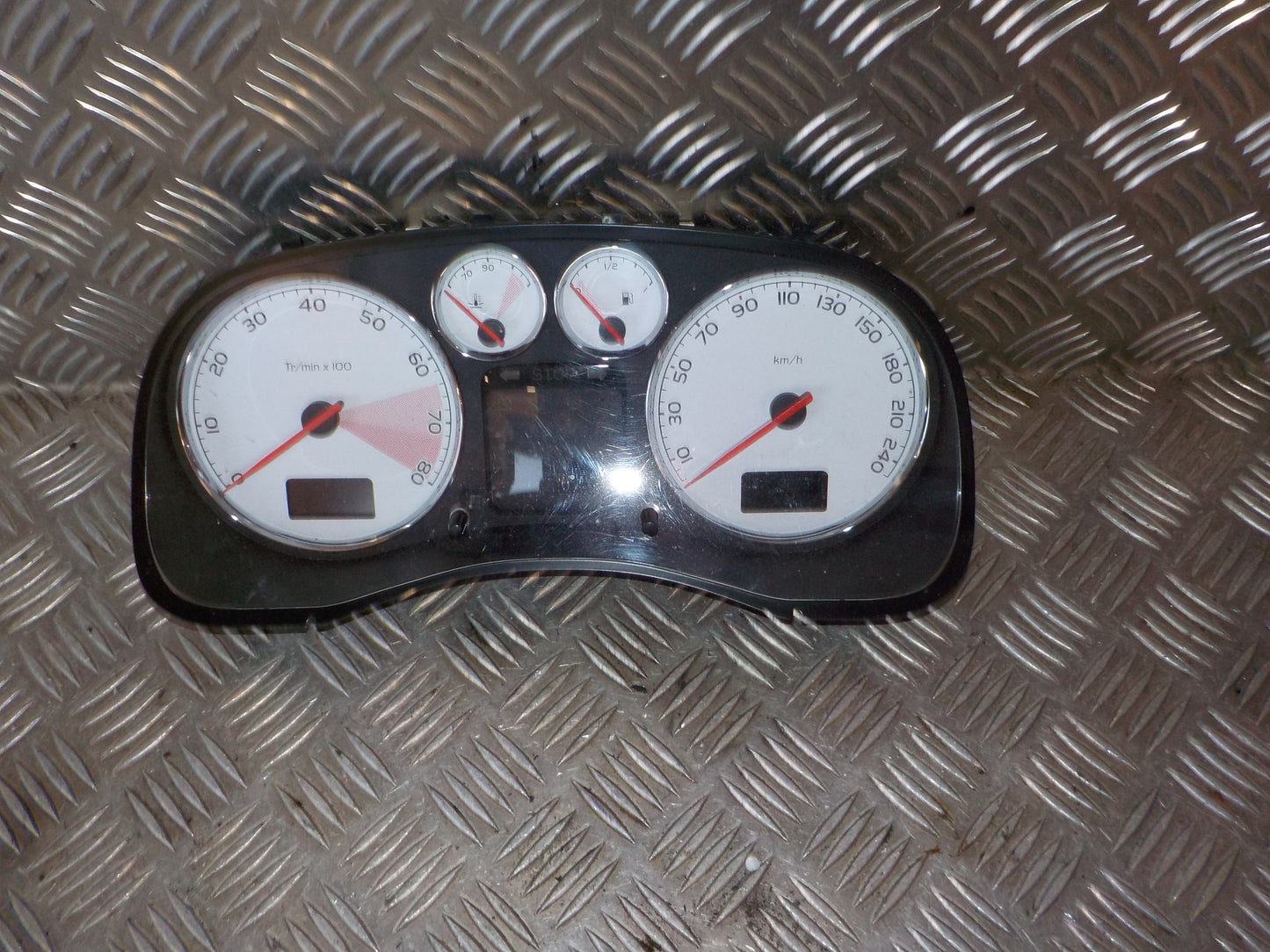 Peugeot 307 Speedometer - Instrument Med OEM Nr. 9661323080 Fra Peugeot Ophugger
