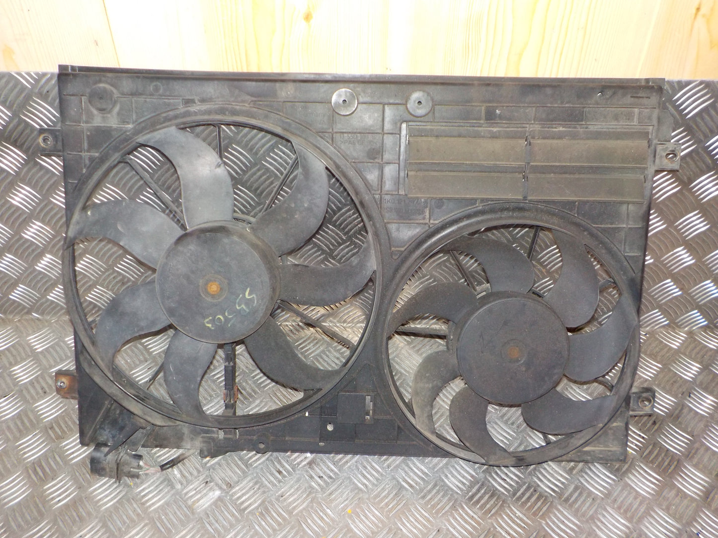 VW Passat 3C Kølerblæser El Med OEM Nr. 1K0121207AD Fra VW Ophugger