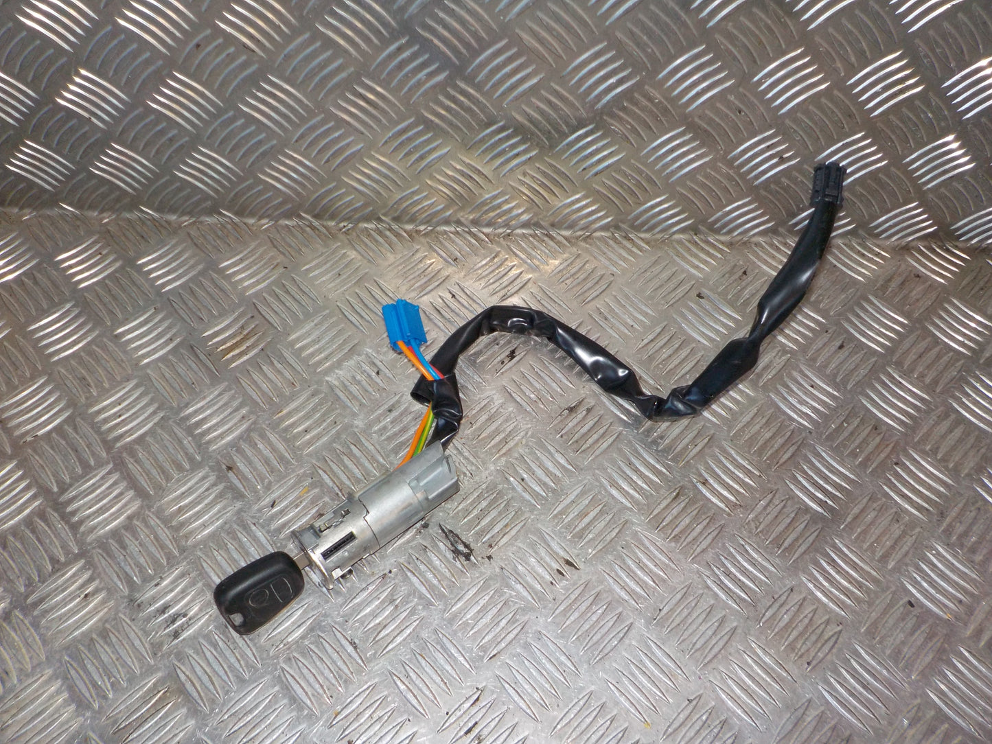 Peugeot 206 Ratlås Med OEM Nr. 4162Z1 Fra Peugeot Ophugger