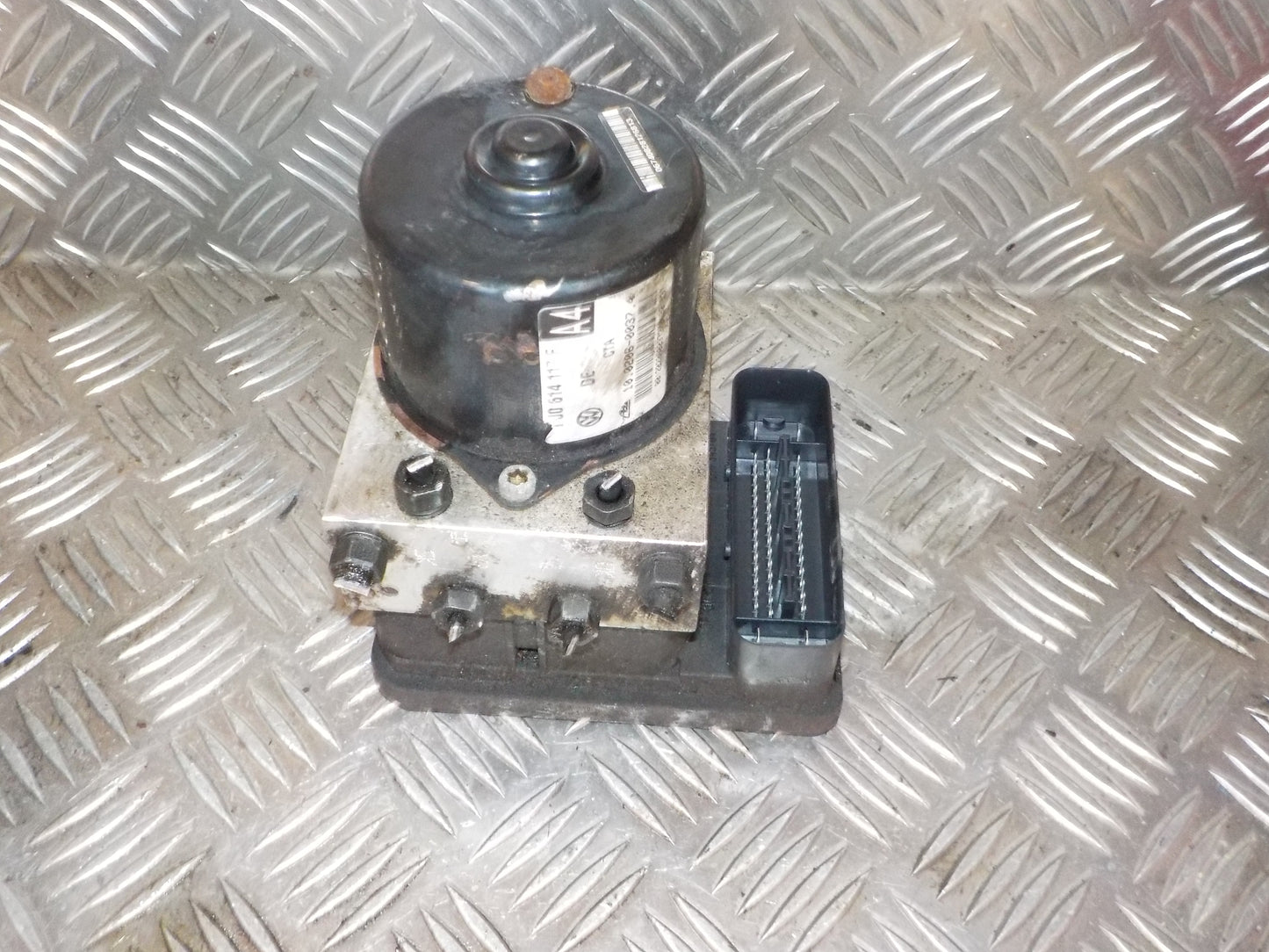 Seat Leon ABS Pumpe Med OEM Nr. 1J0614117F Fra Seat Ophugger