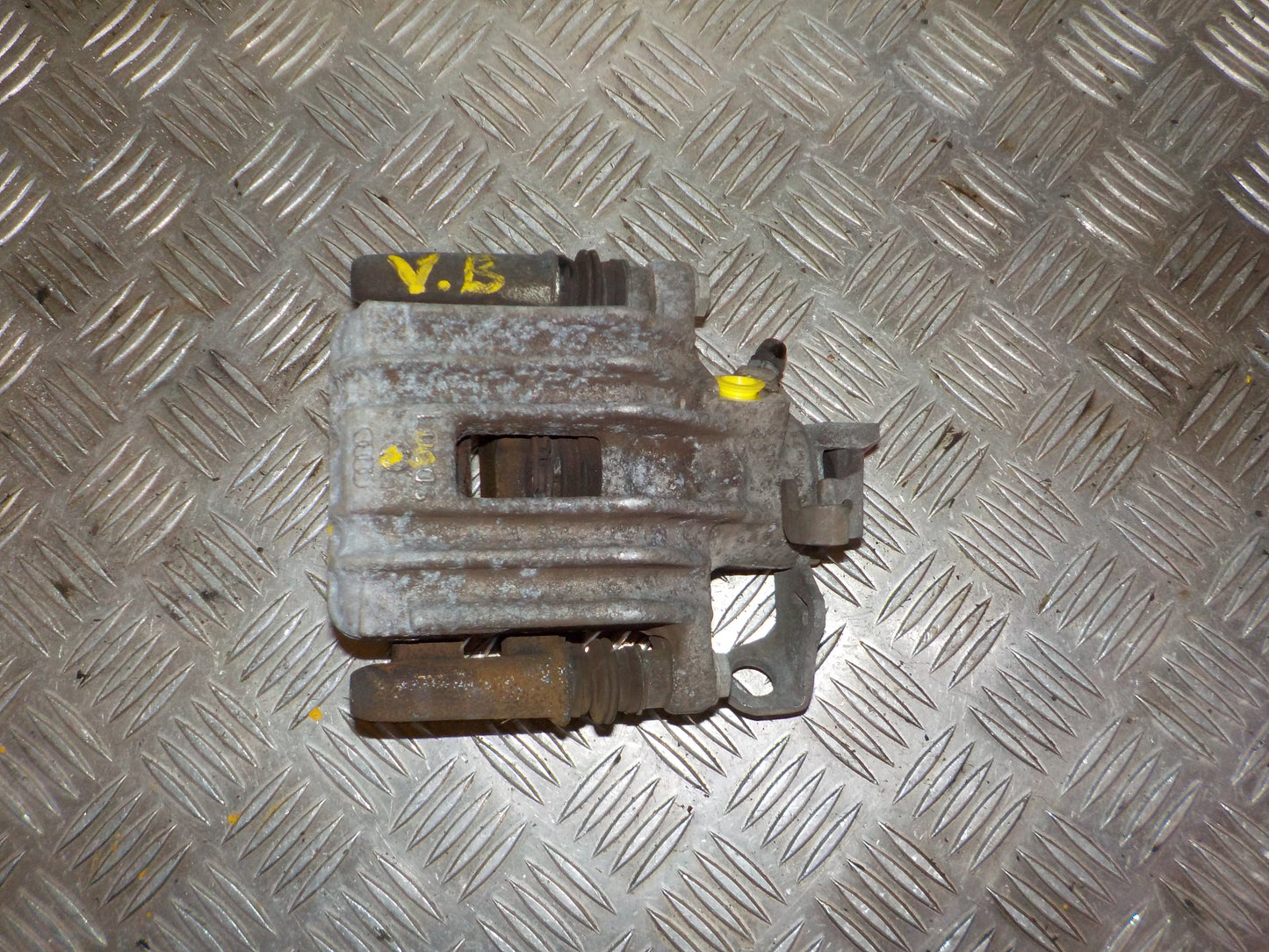 Skoda Fabia Bremsekaliber VB Med OEM Nr. 6R0615423 Fra Skoda Ophugger