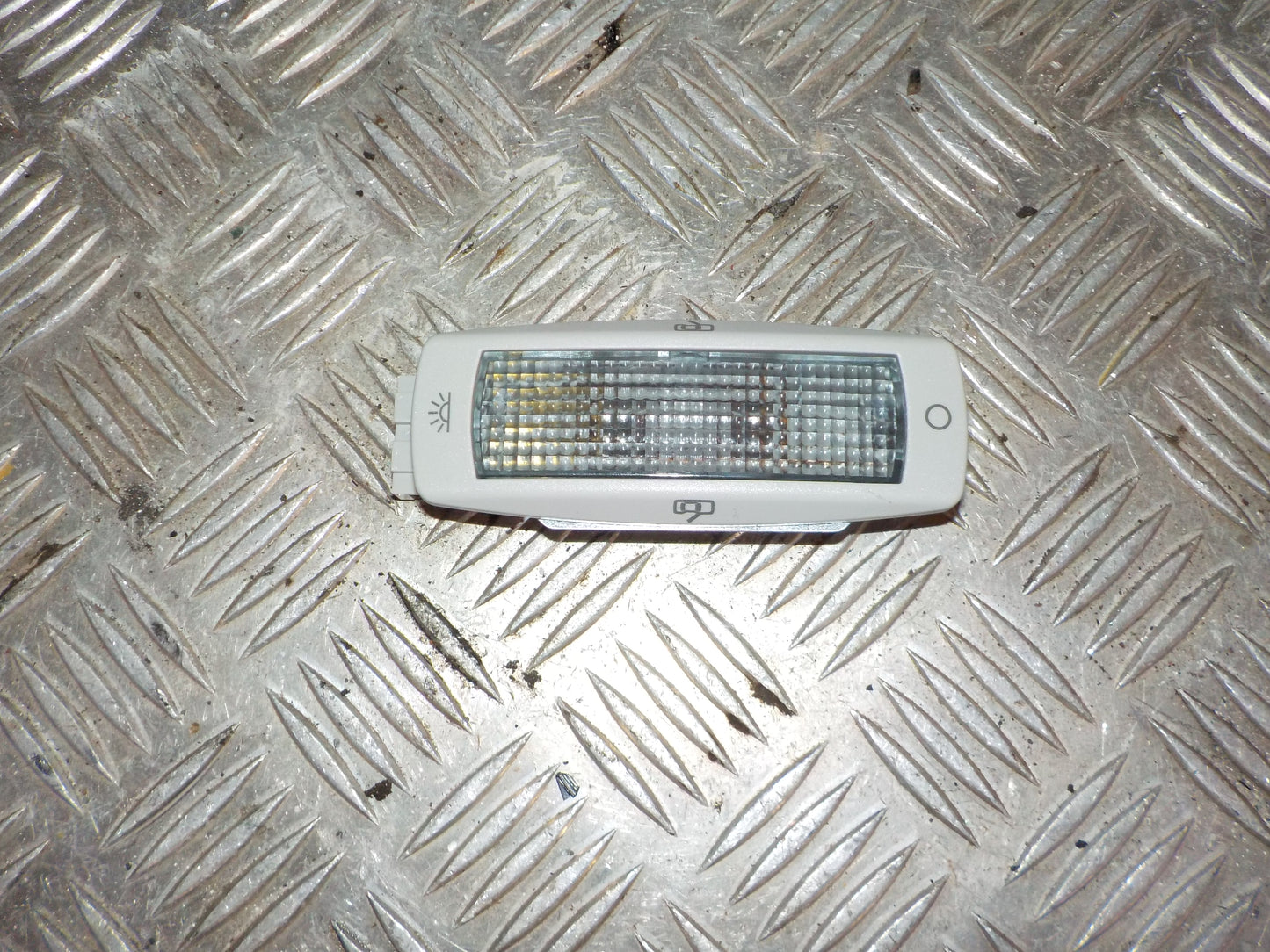 Skoda Fabia Loftslys Med OEM Nr. 3V9947291AY20 Fra Skoda Ophugger