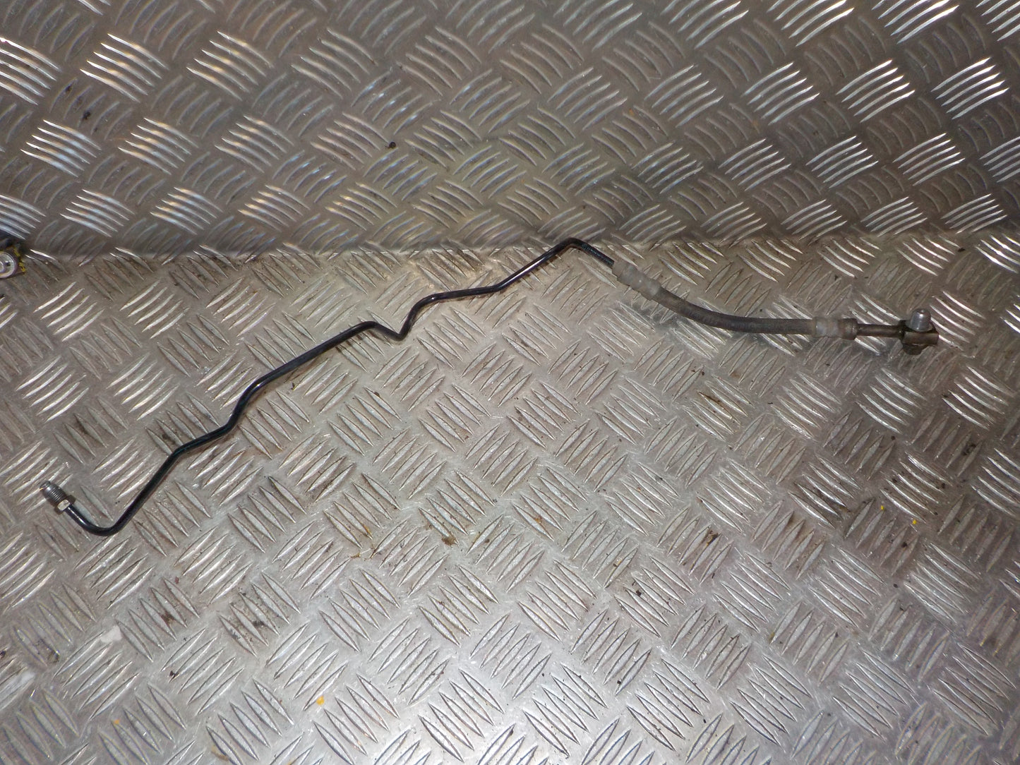 Skoda Fabia Bremserør Med OEM Nr. 6C0614749 Fra Skoda Ophugger