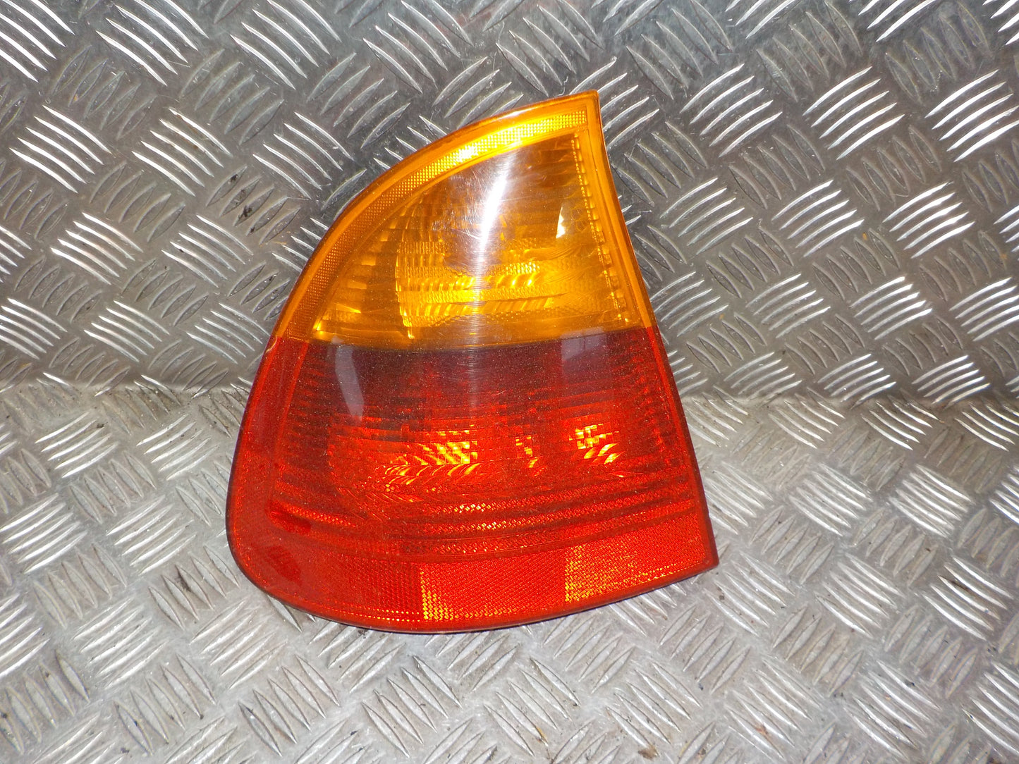 BMW 3-Serie E46 Baglygte Med OEM Nr. 63216905627 Fra BMW Ophugger