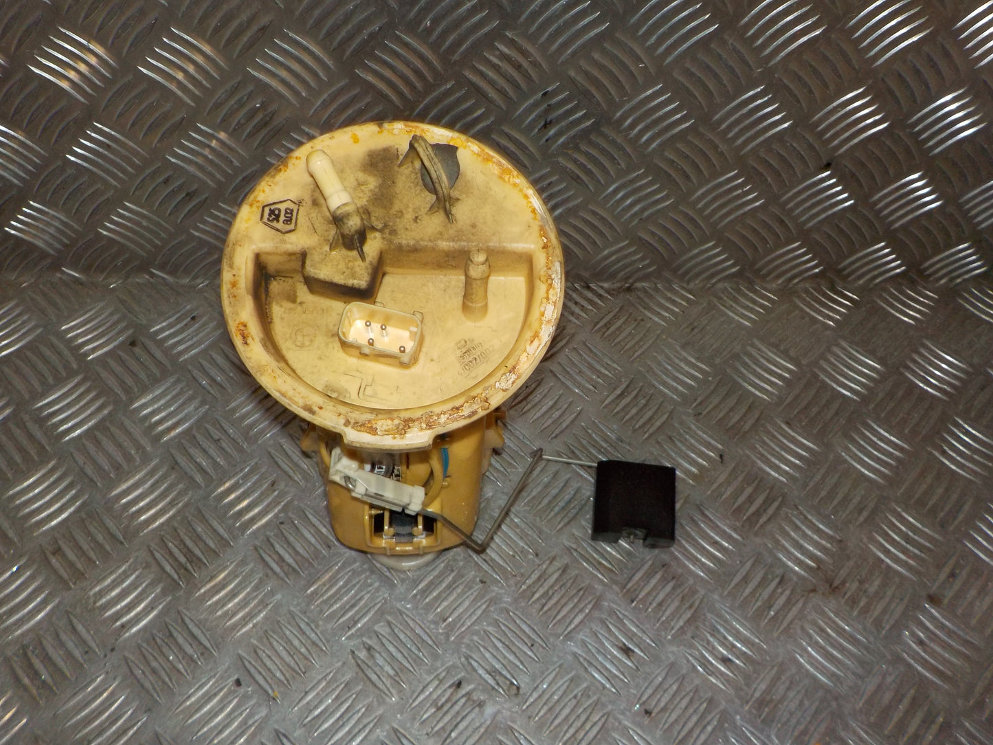 BMW 3-Serie E46 Benz/Brændstofpumpe El Med OEM Nr. 6750582 Fra BMW Ophugger