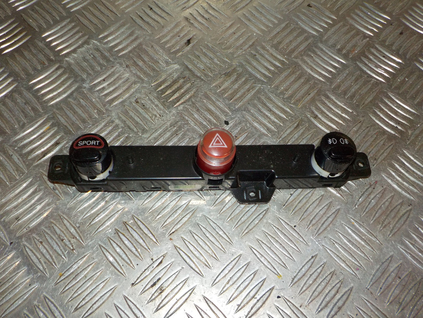 Fiat 500 Kontakt Katastrofe Med OEM Nr. 7354511D Fra Fiat Ophugger