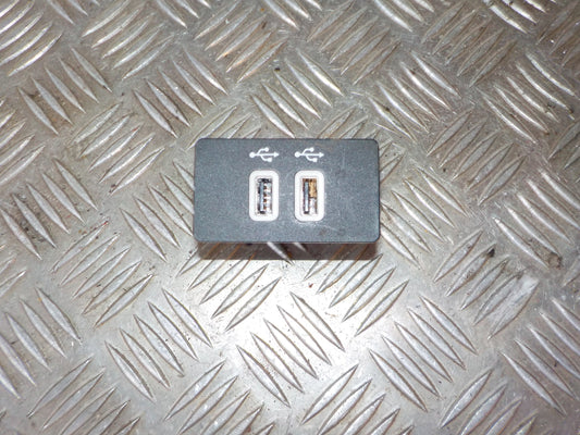 Ford S‑Max 2 Kontakt Diverse Med OEM Nr. HC3T14F014BC Fra Ford Ophugger