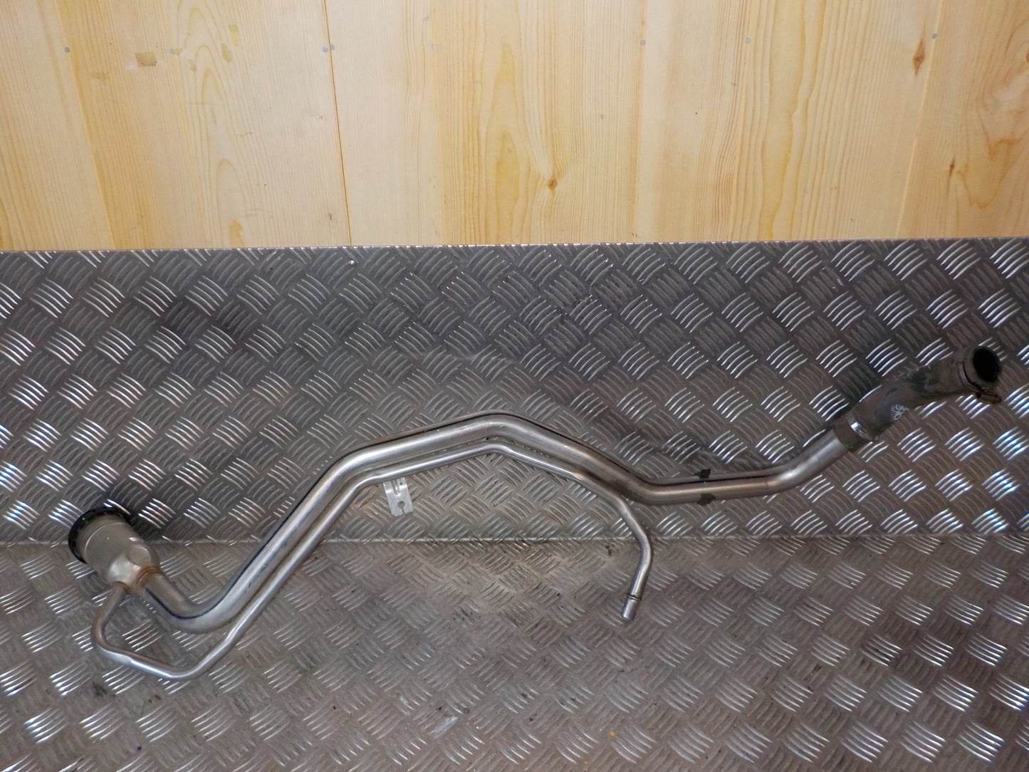 Ford S‑Max 2 Tankrør Med OEM Nr. E1G39034BB Fra Ford Ophugger