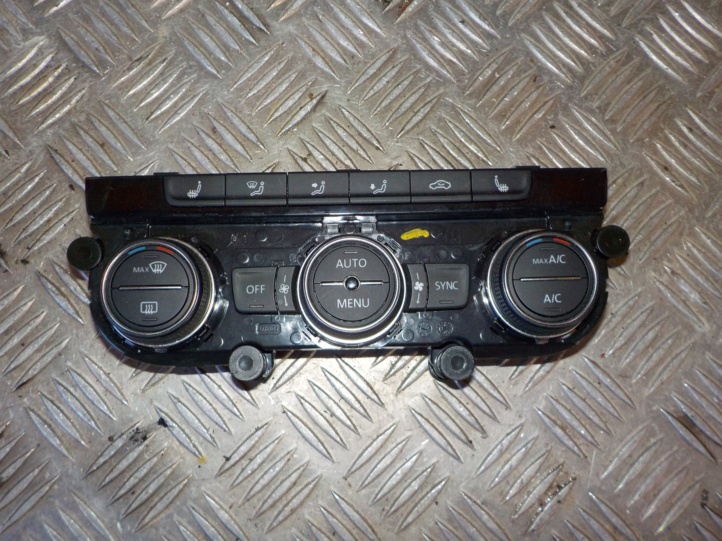 VW Golf 7 AU Varmeregulering Med OEM Nr. 5G0907044CF Fra VW Ophugger