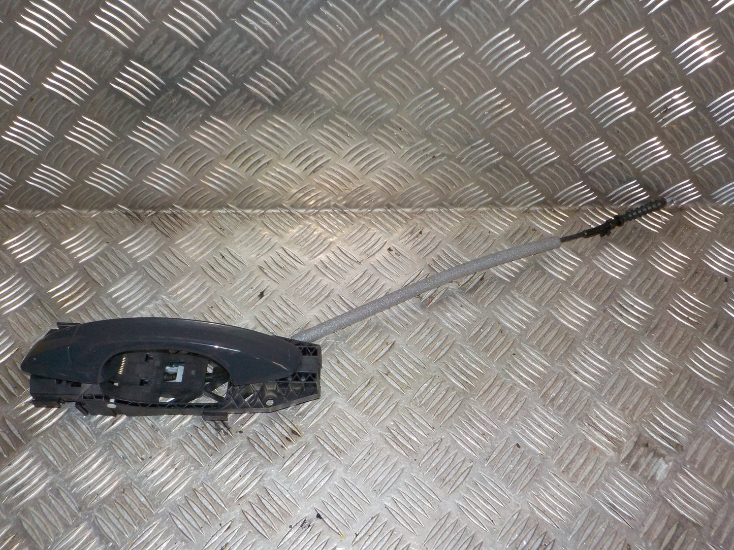 VW Golf 7 AU Håndtag Udvendig Med OEM Nr. 5G0837205N Fra VW Ophugger