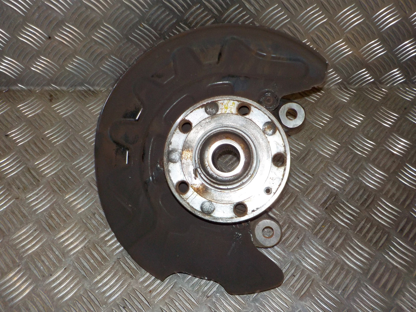 VW Golf 7 AU Spindel For H Med OEM Nr. 5Q0407256R Fra VW Ophugger