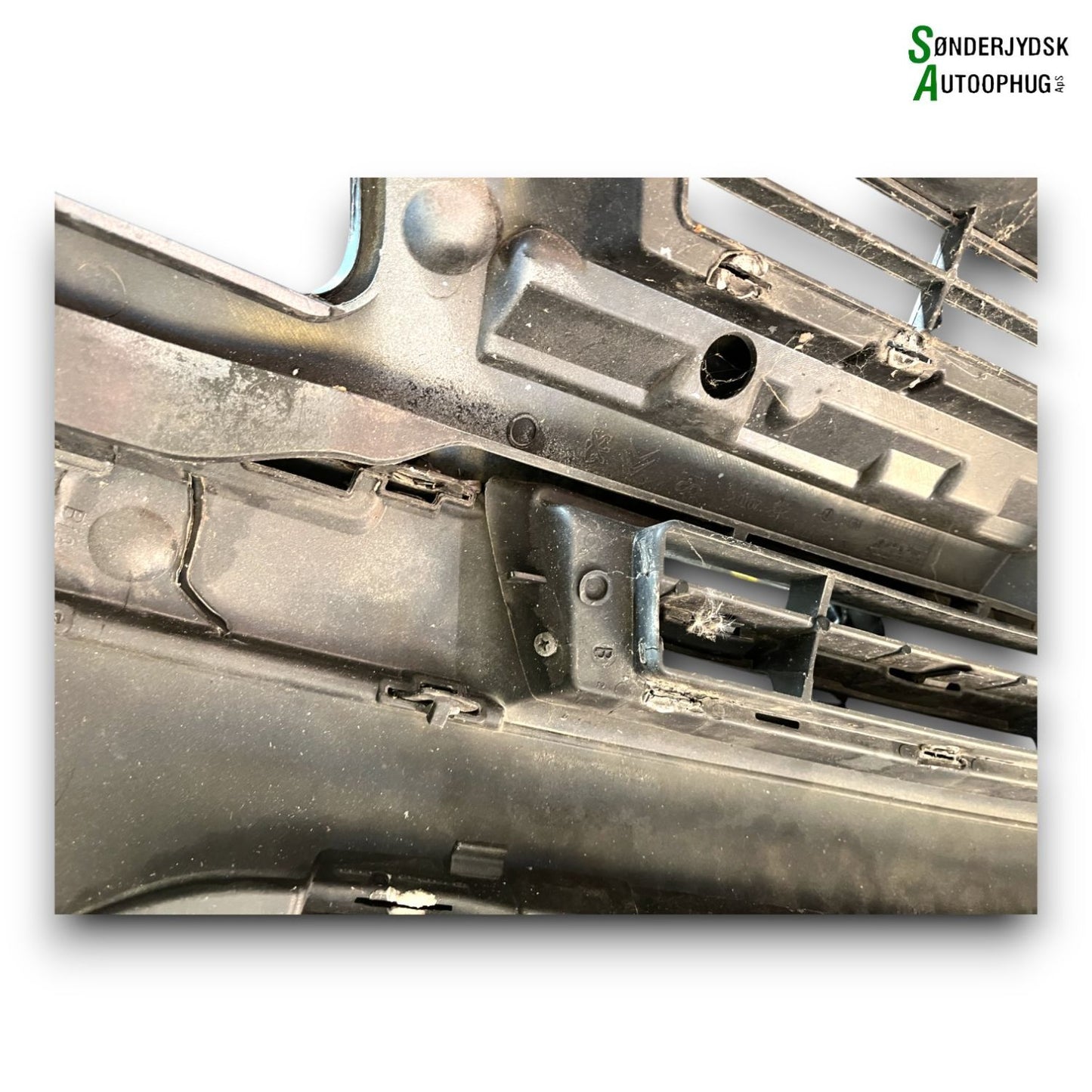 Citroen C4 Forkofanger Med OEM Nr. 7401AP Fra Citroen Ophugger