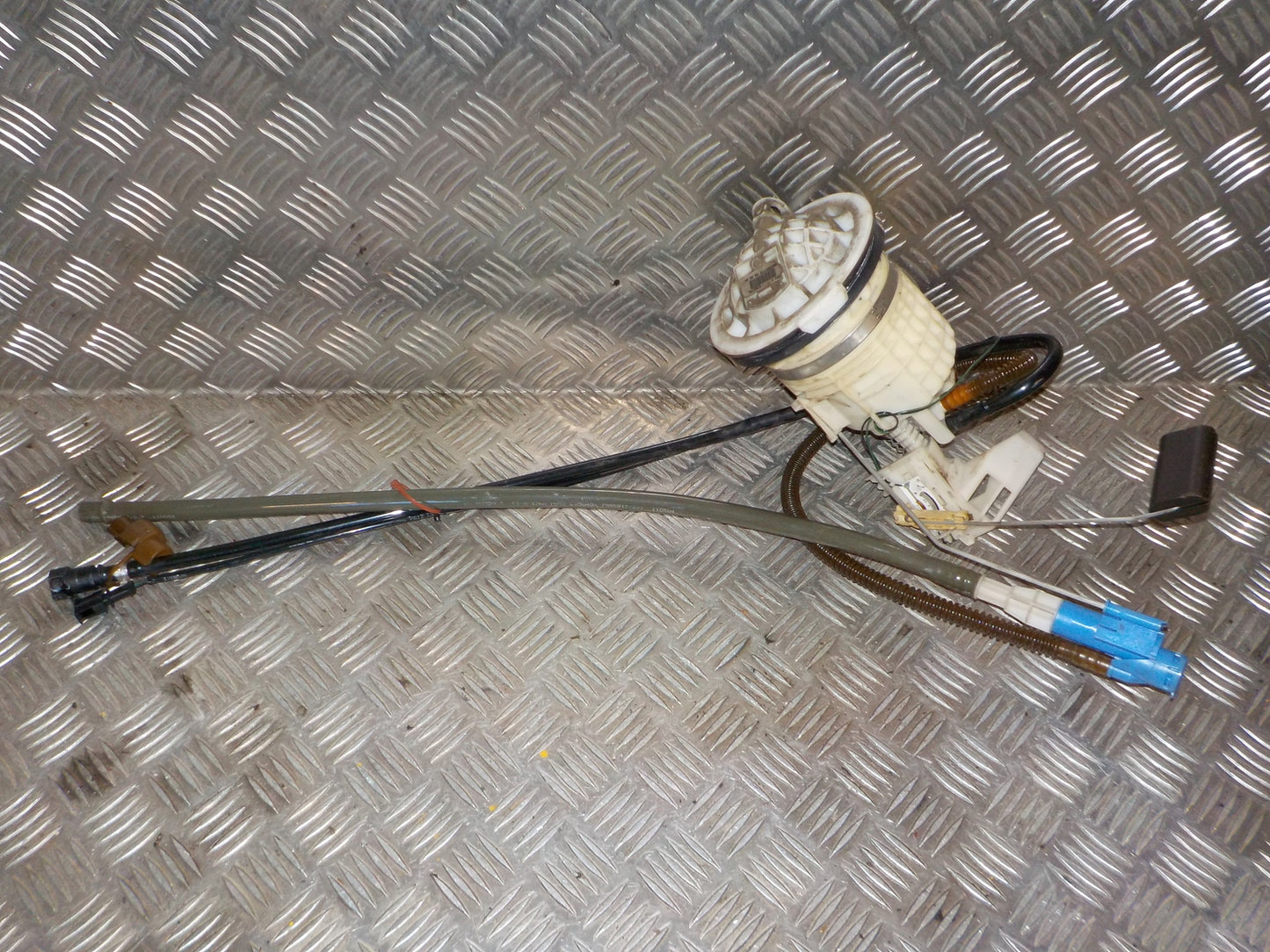 Mini Mki Tankarmatur Med OEM Nr. 6763778 Fra Mini Ophugger