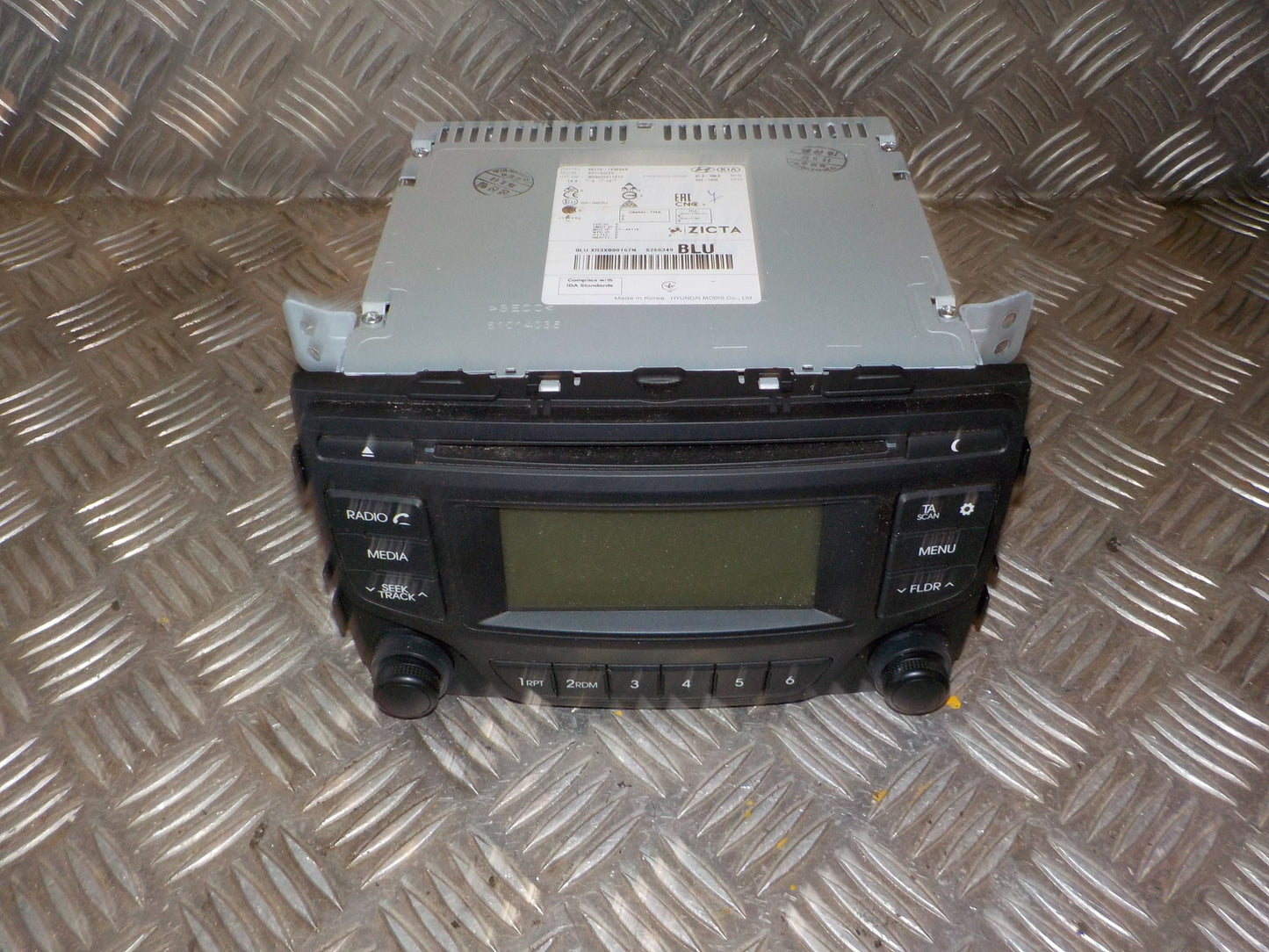 Hyundai IX20 Radio M/Cd Med OEM Nr. 961701K05D4X Fra Hyundai Ophugger