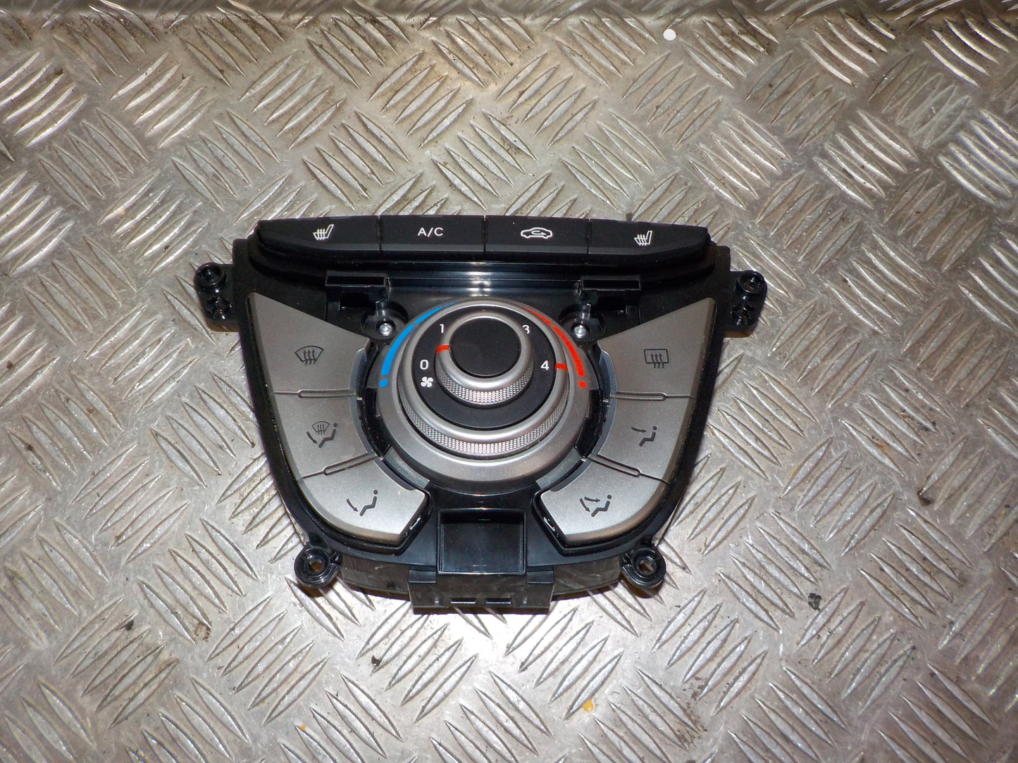 Hyundai IX20 Varmeregulering Med OEM Nr. 972501K530 Fra Hyundai Ophugger