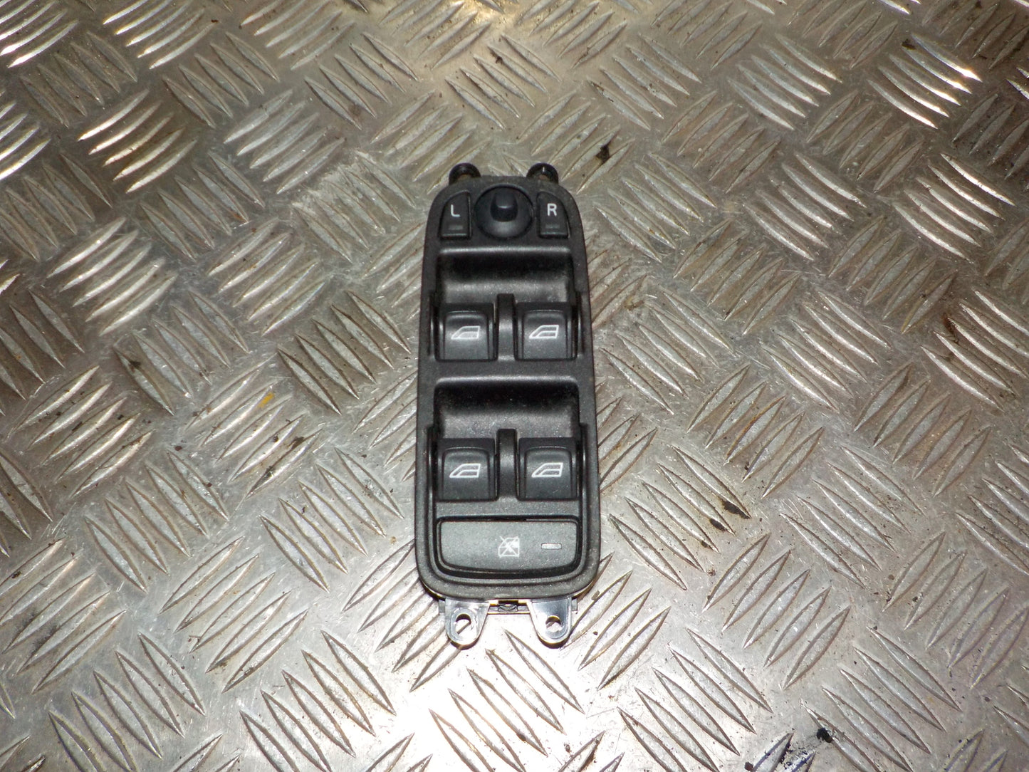 Volvo S40/V50 Kontakt Rudehejs Med OEM Nr. 30773210 Fra Volvo Ophugger