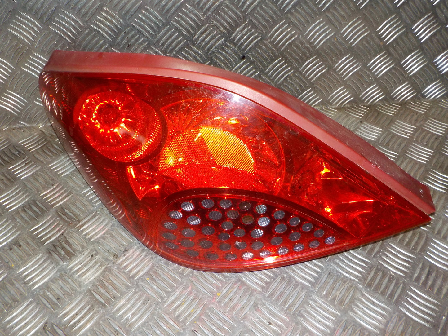 Peugeot 207 CC Baglygte Med OEM Nr. 9680231380 Fra Peugeot Ophugger