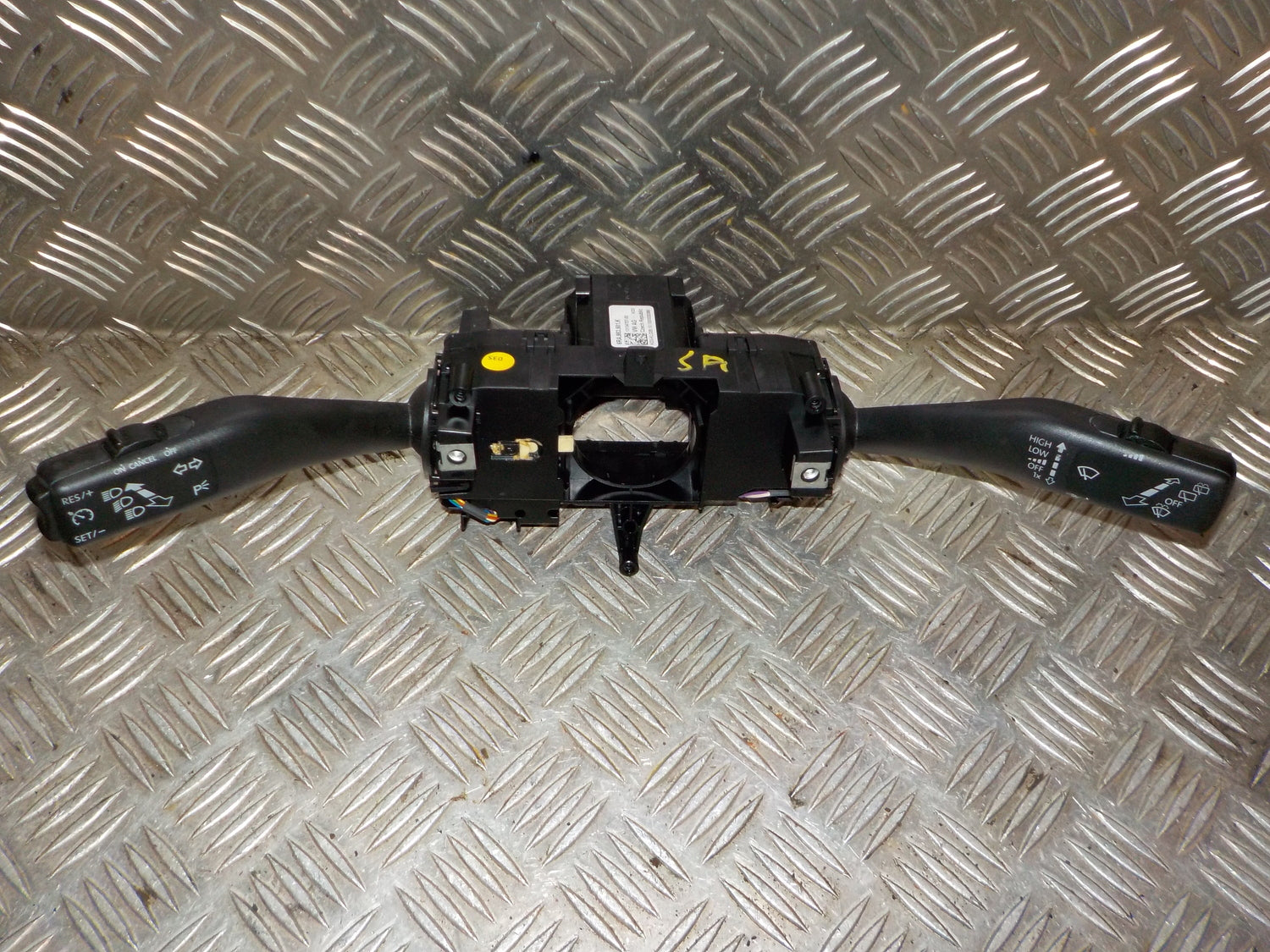 Skoda Rapid Kontakt Combi Med OEM Nr. 6RA953513B9B9 Fra Skoda Ophugger