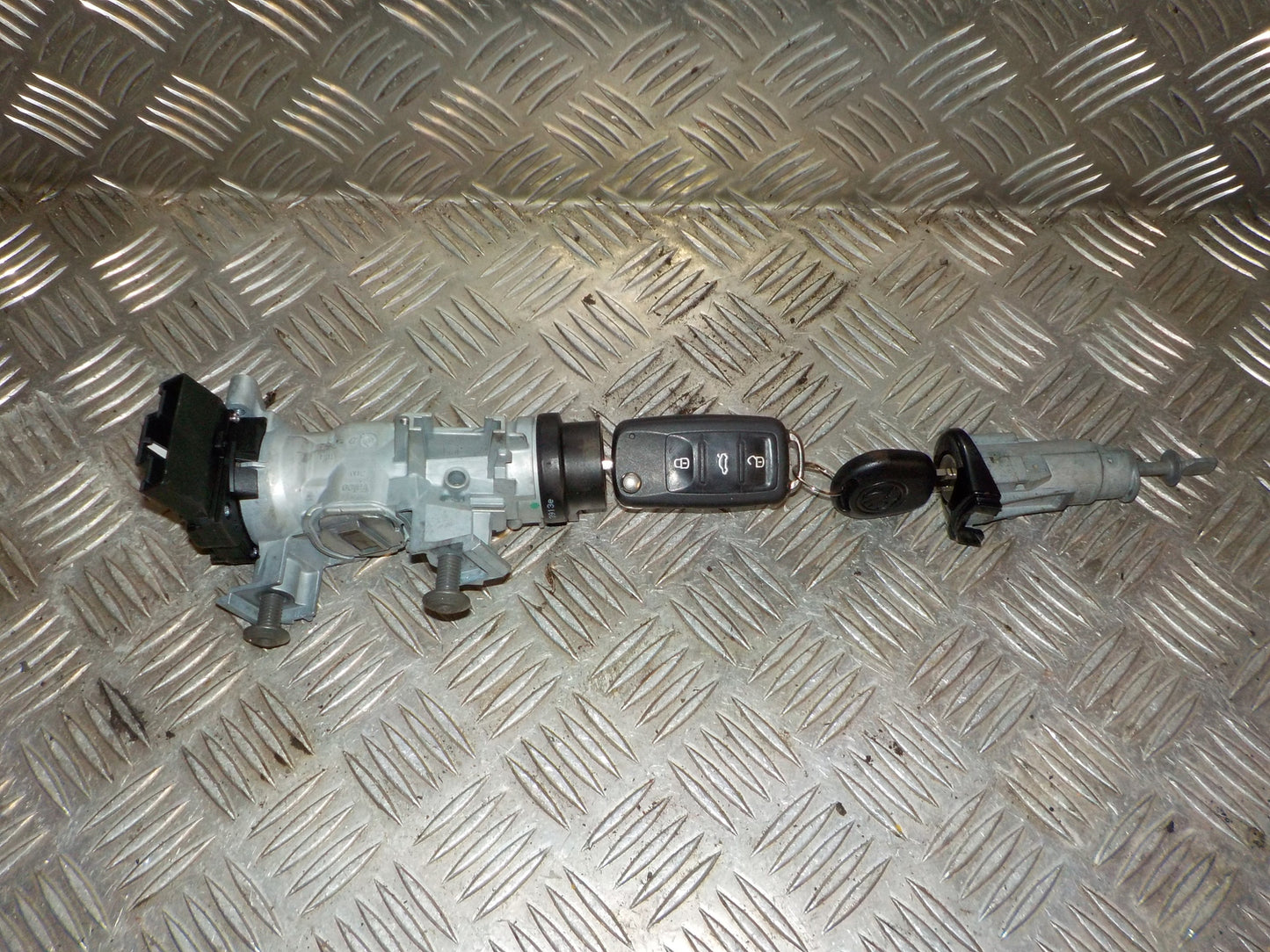 Skoda Rapid Ratlås Med OEM Nr. 1K0905851 Fra Skoda Ophugger