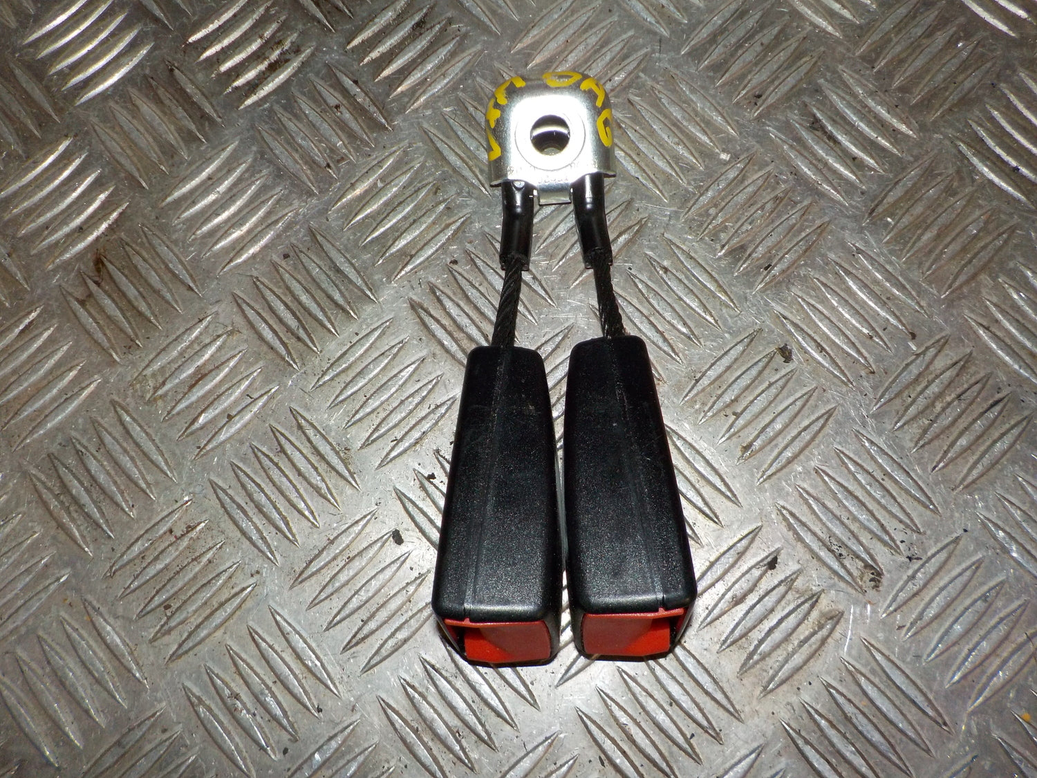 Skoda Rapid Seleholder (/-Lås) Med OEM Nr. 5JA857488 Fra Skoda Ophugger