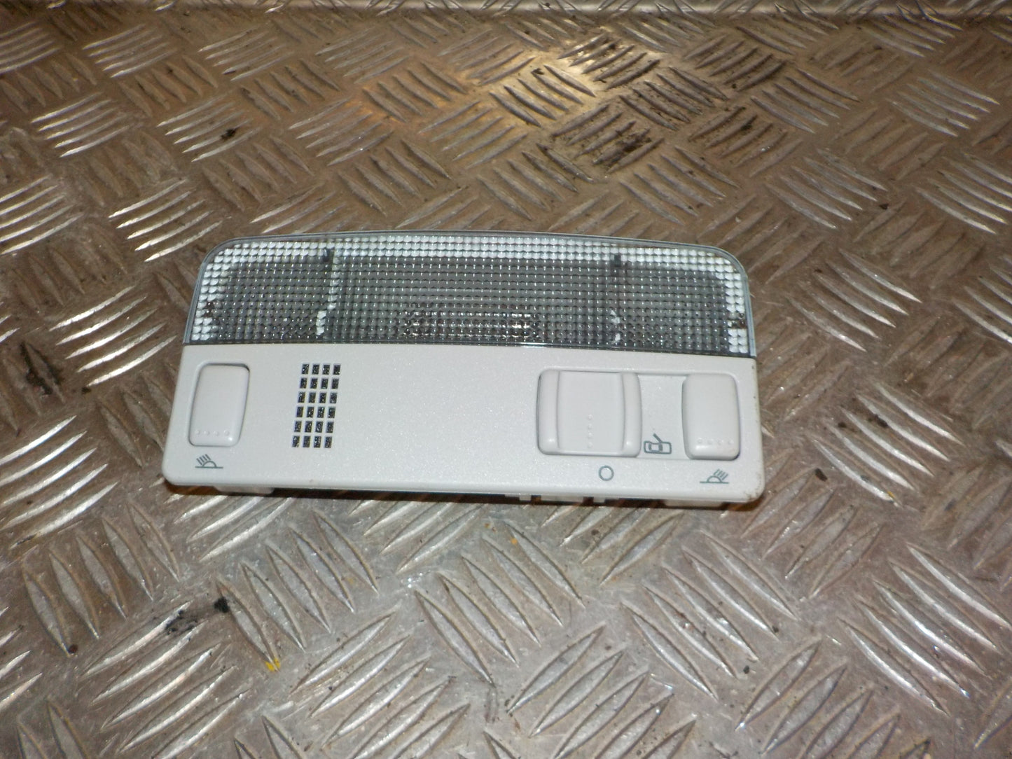 Skoda Rapid Loftslys Med OEM Nr. 5JA947105 Fra Skoda Ophugger