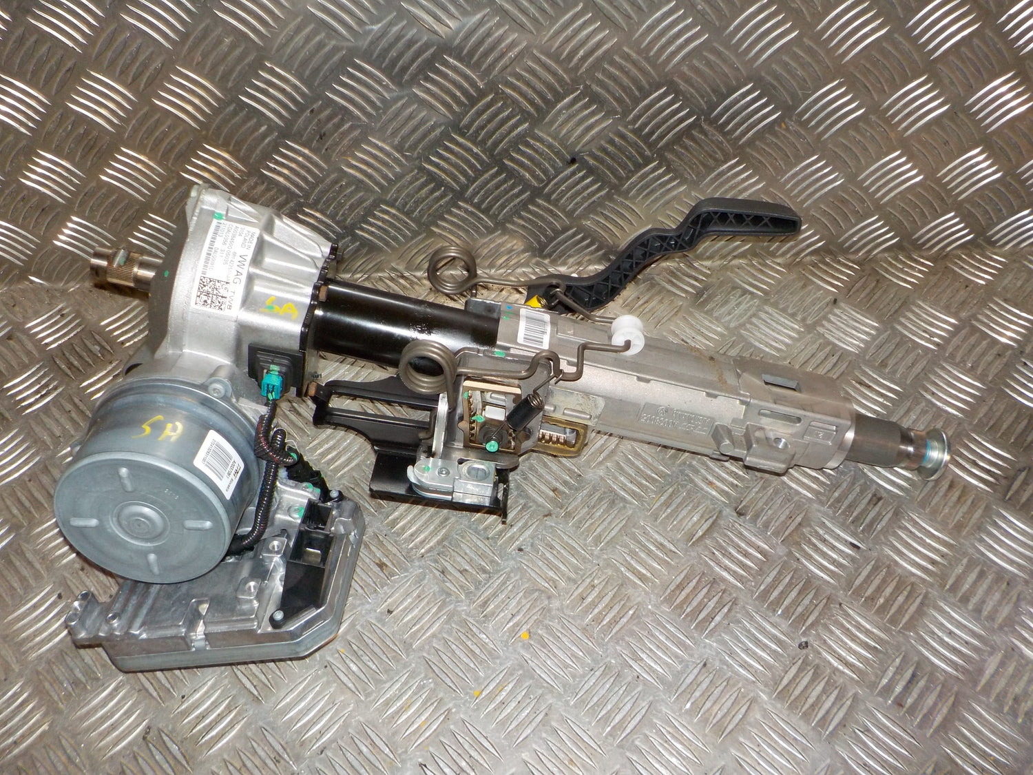 Skoda Rapid Ratstamme M/El-Servo Med OEM Nr. 6R1423510DJ Fra Skoda Ophugger