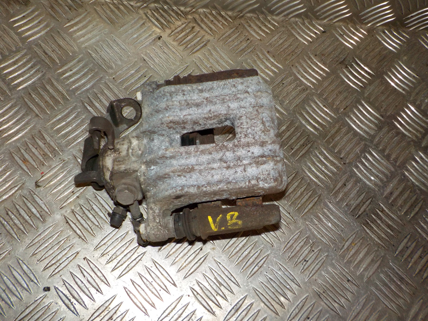 Skoda Rapid Bremsekaliber VB Med OEM Nr. 6R0615423 Fra Skoda Ophugger