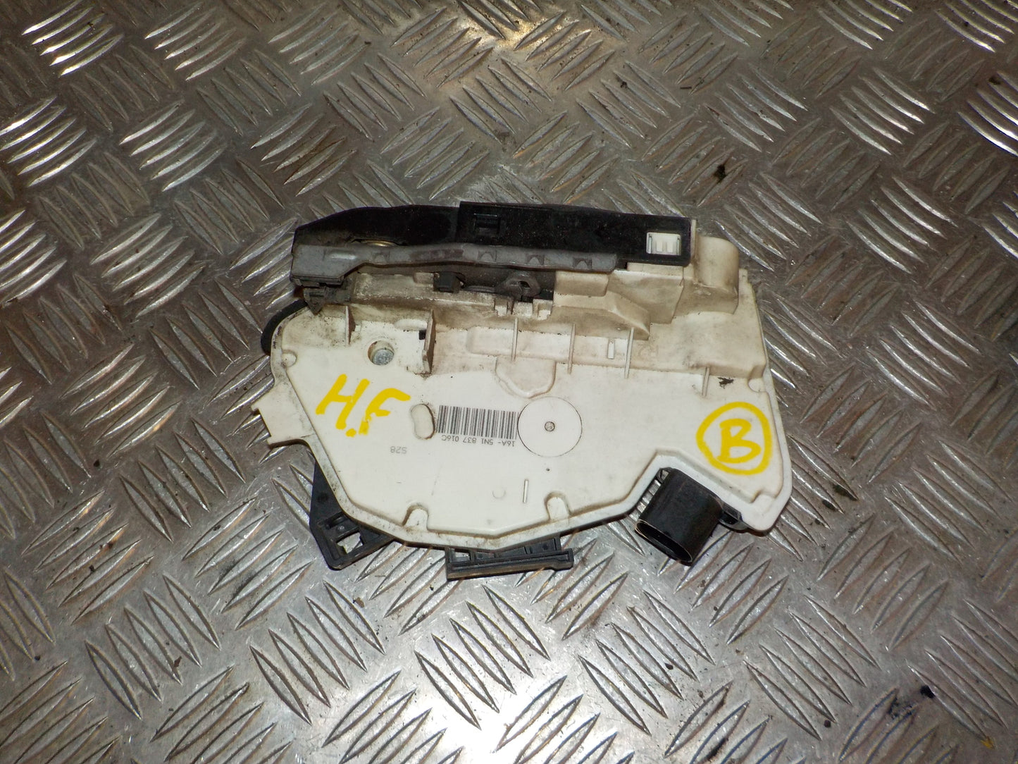 Skoda Superb Dørlås Med OEM Nr. 5N1837016C Fra Skoda Ophugger