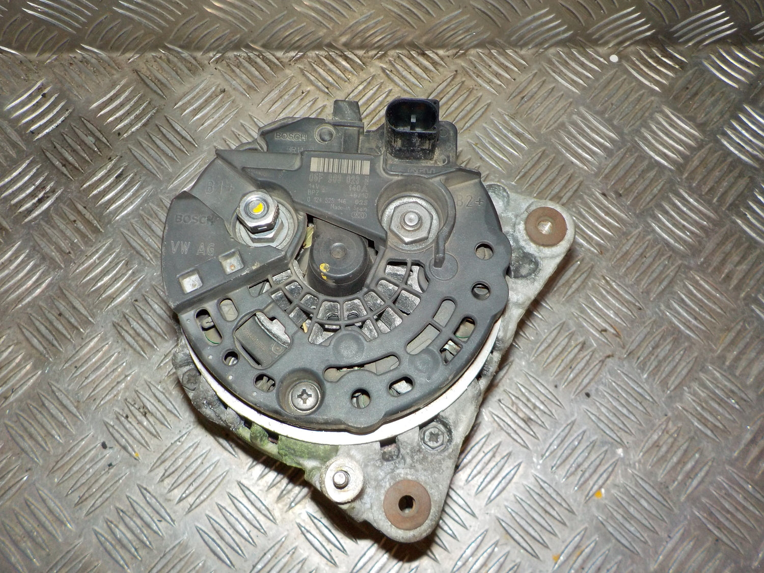 Skoda Superb Generator Med OEM Nr. 06F903023N Fra Skoda Ophugger