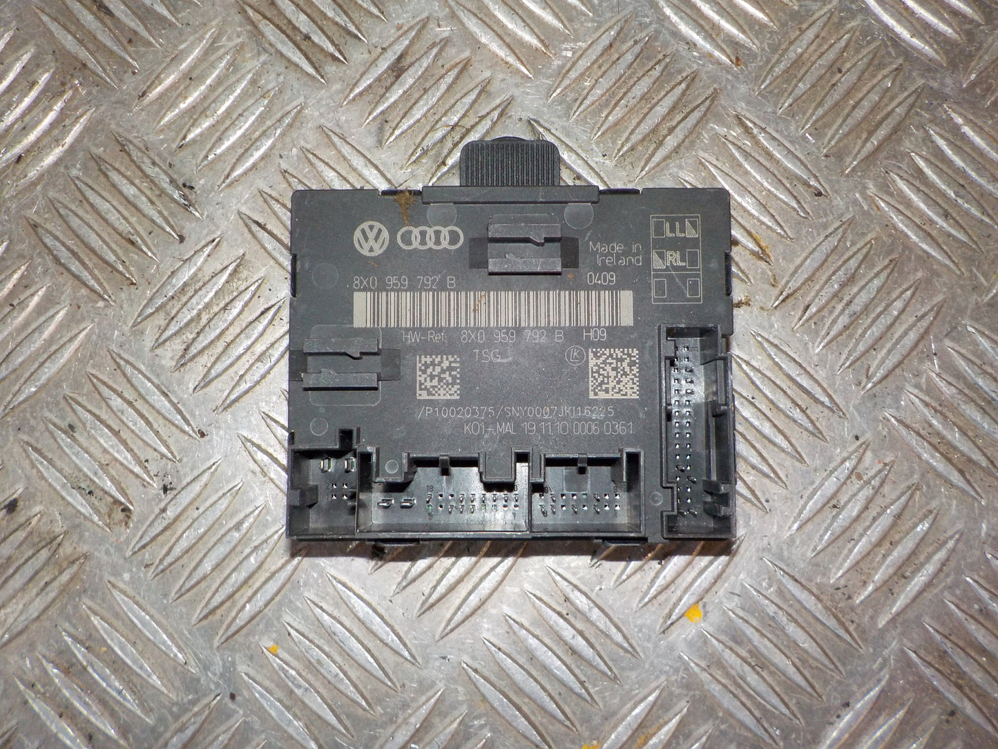 Skoda Superb Bcm / Komfortkomputer Med OEM Nr. 8X0959792B Fra Skoda Ophugger