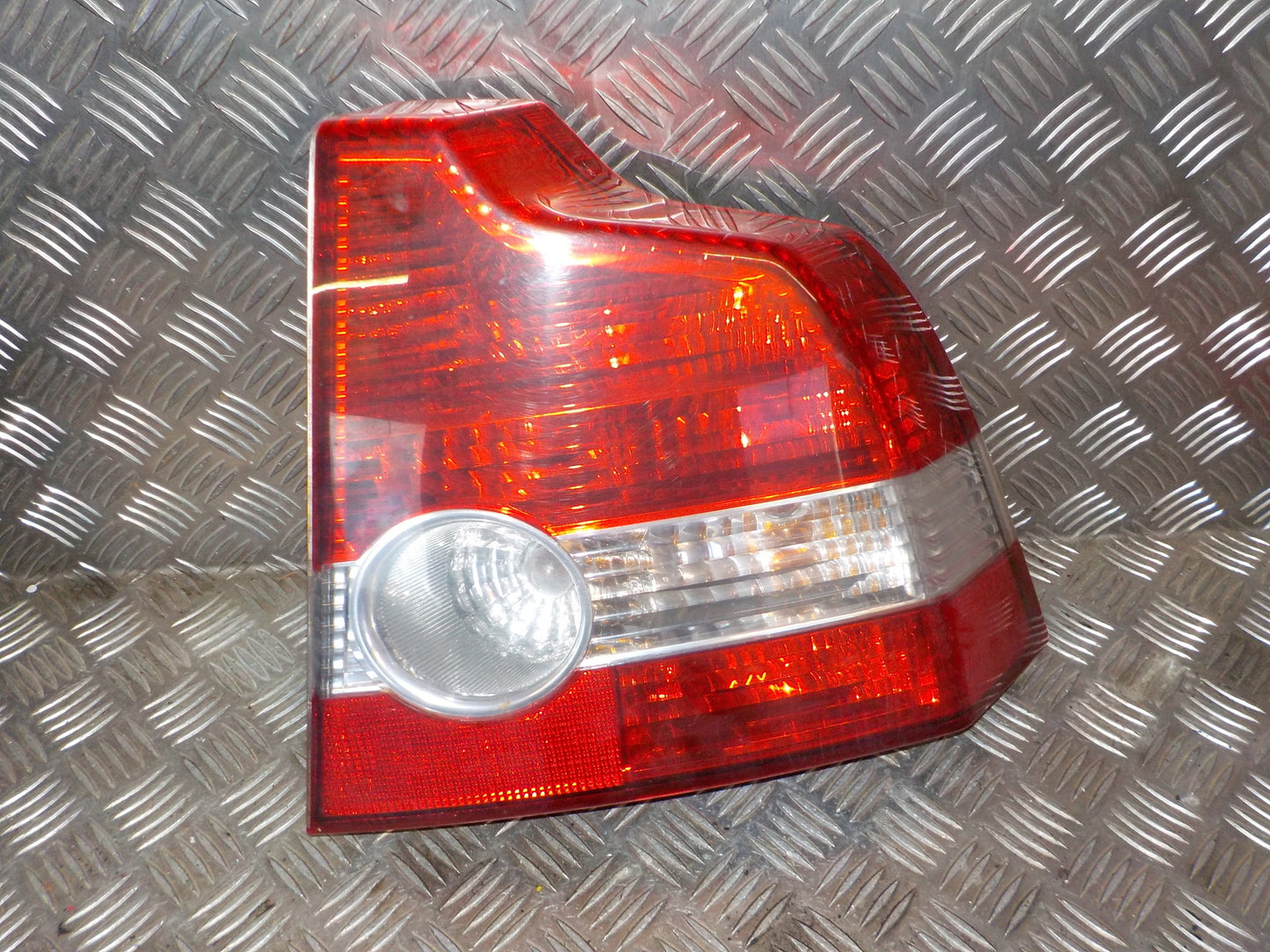 Volvo S40/V50 Baglygte Med OEM Nr. 30698913 Fra Volvo Ophugger