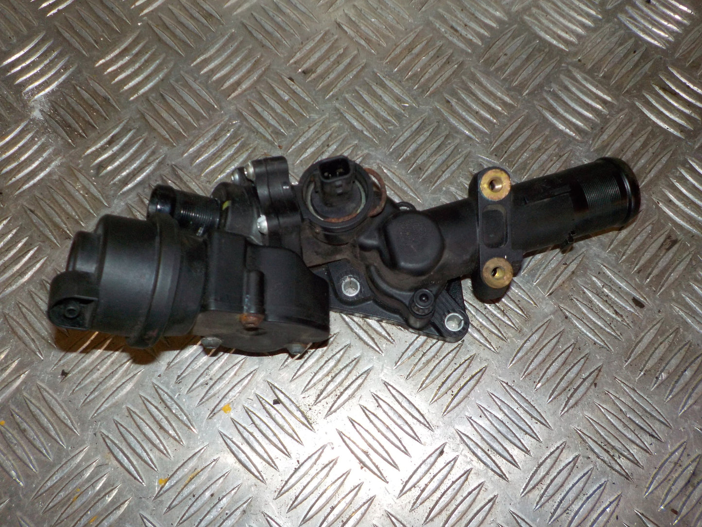 Renault Clio 4 Termostathus Med OEM Nr. 110608431R Fra Renault Ophugger