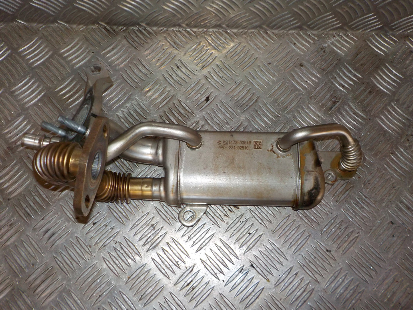 Renault Clio 4 Køler Egr Med OEM Nr. 147350364R Fra Renault Ophugger