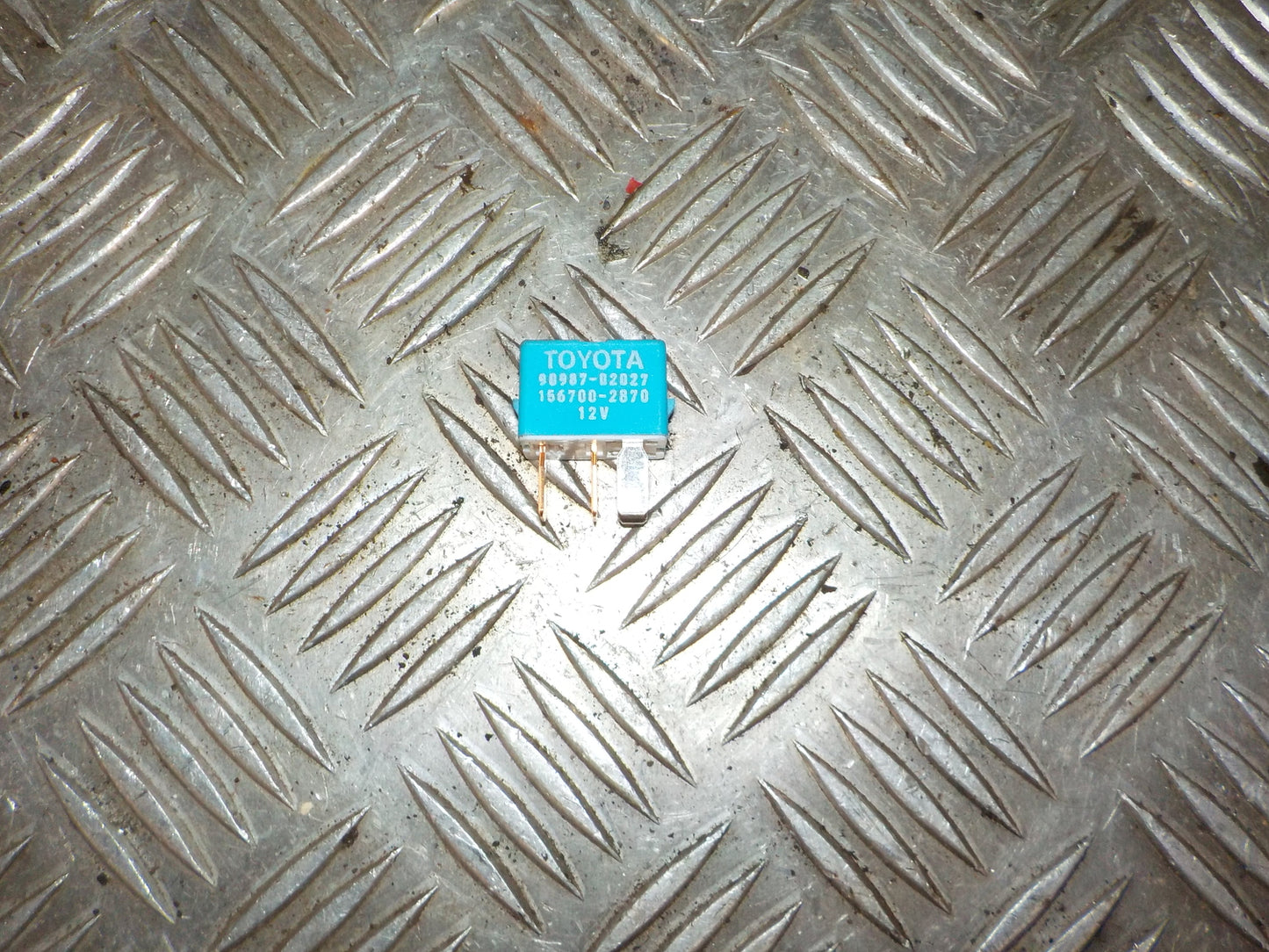 Toyota Dyna Relæ Diverse Med OEM Nr. 9098702027 Fra Toyota Ophugger