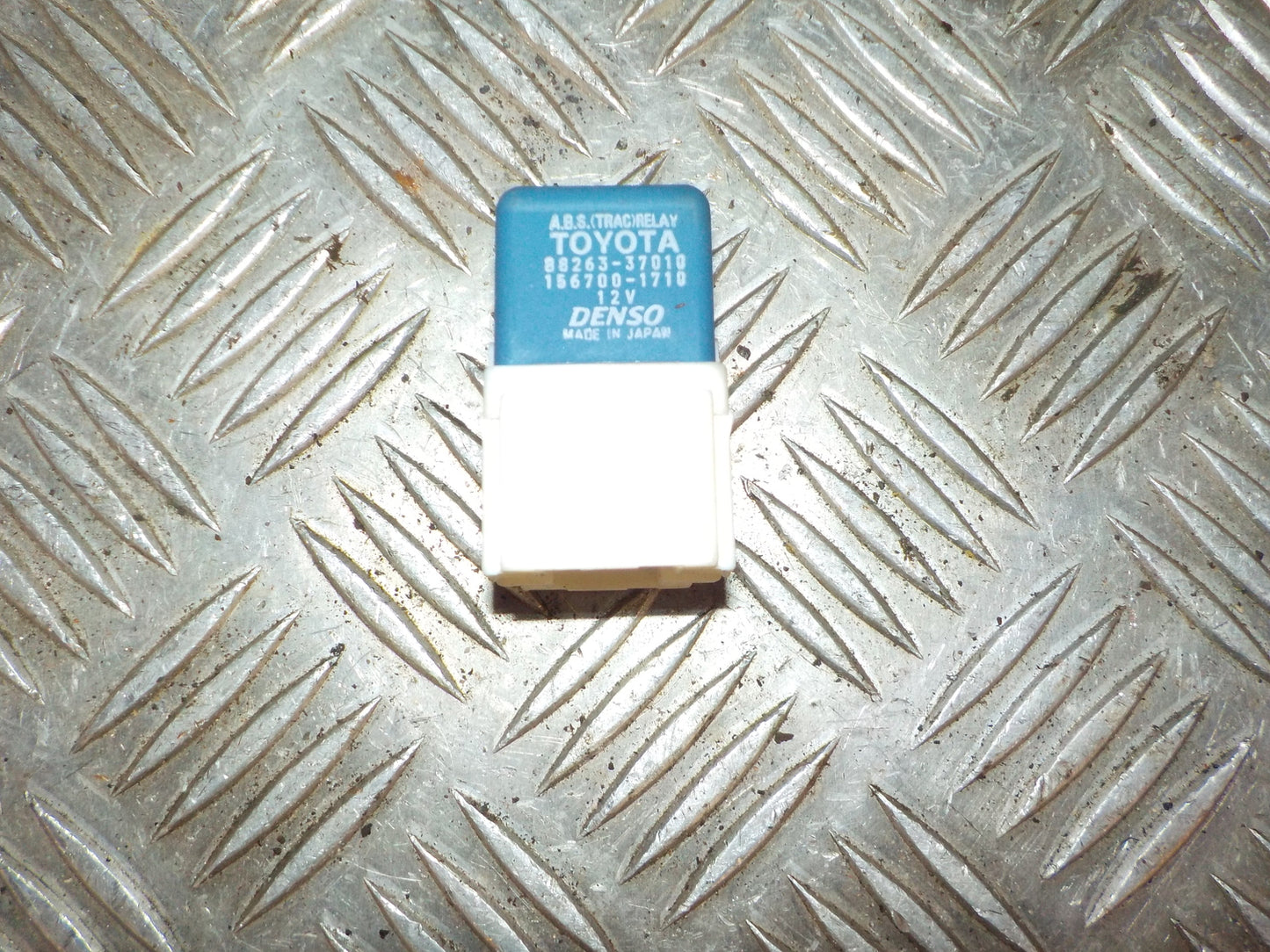 Toyota Dyna Relæ Diverse Med OEM Nr. 8826337010 Fra Toyota Ophugger