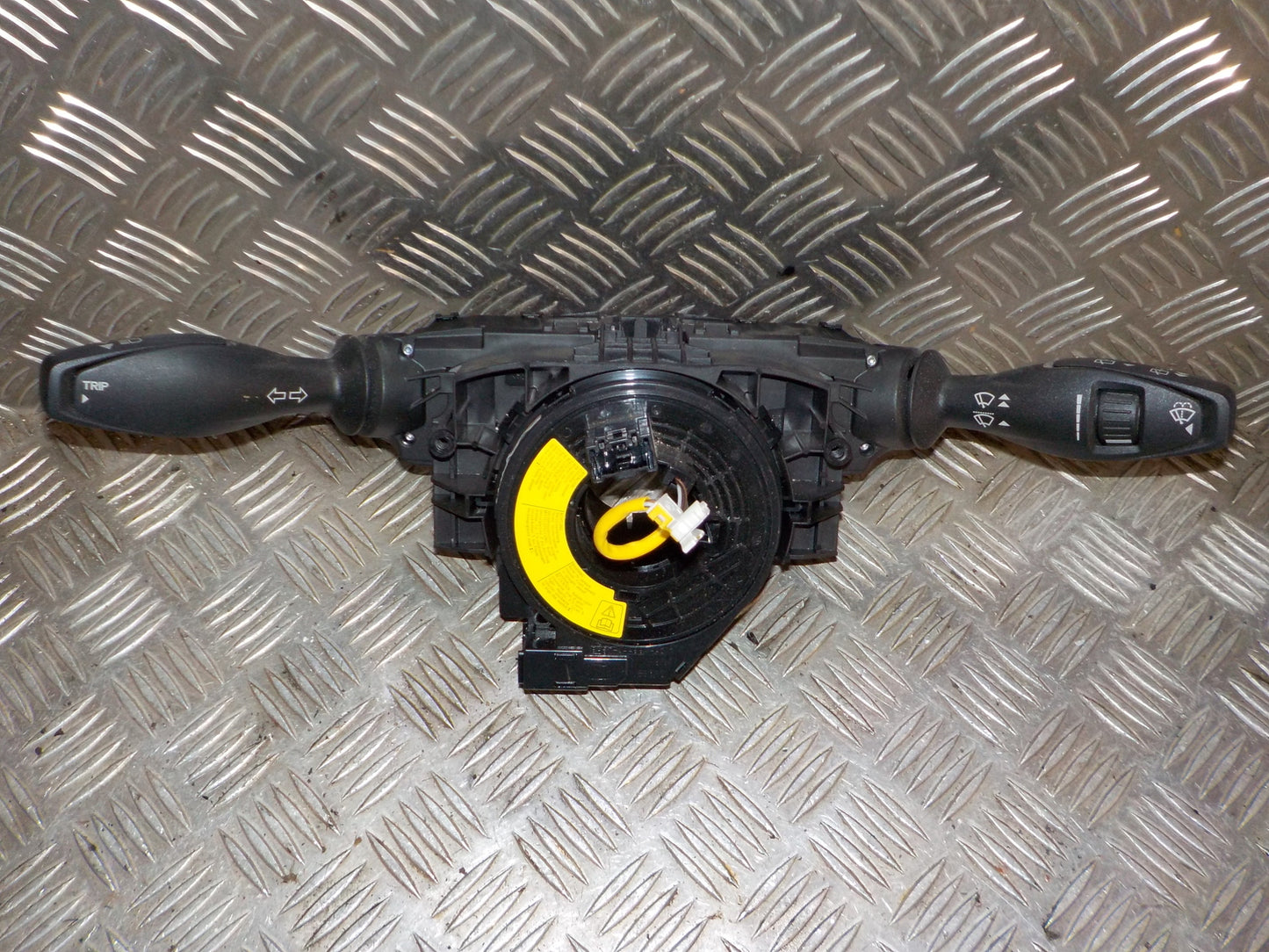 Ford Fiesta 7 Kontakt Combi Med OEM Nr. 8A6T13N064BG Fra Ford Ophugger