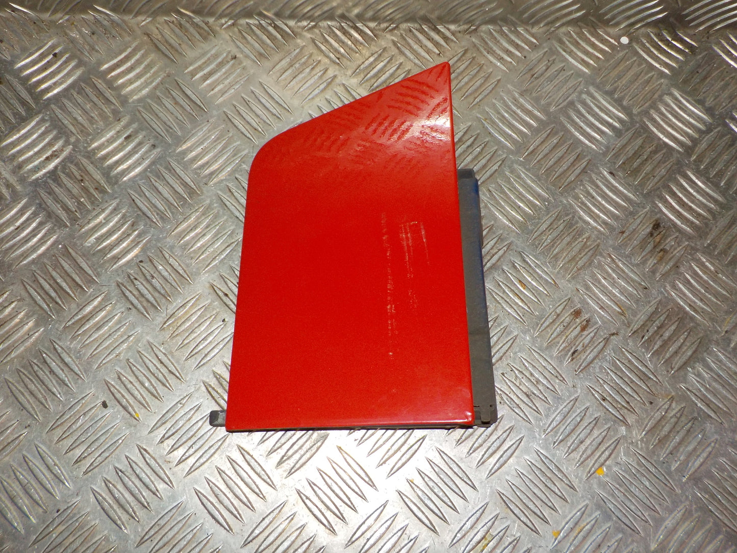 VW Transporter T5 1.Fac: Okt 2009/Jul 2015 Benzinklap / Tankklap Med OEM Nr. 7H0809905D Fra VW Ophugger