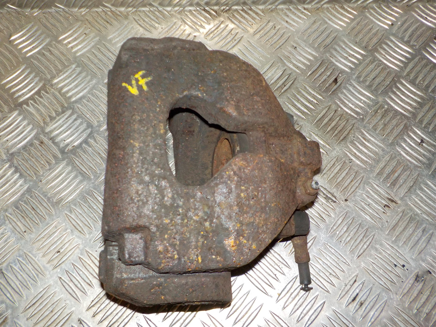 VW Transporter T5 1.Fac: Okt 2009/Jul 2015 Bremsekaliber VF Med OEM Nr. 7L6615123F Fra VW Ophugger