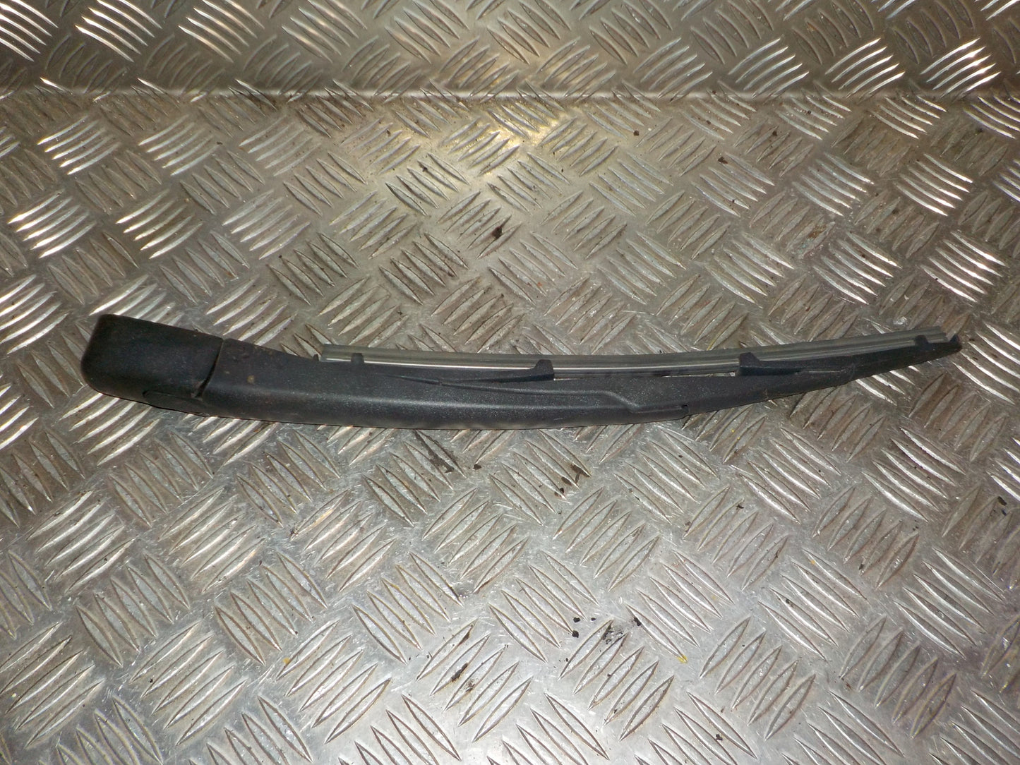 Kia Picanto Viskerarm Med OEM Nr. 988111Y000	 Fra Kia Ophugger