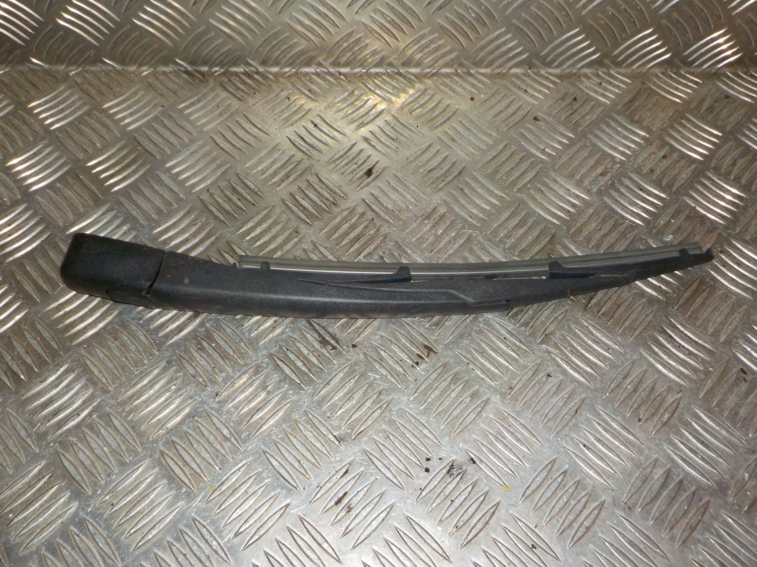 Kia Picanto Viskerarm Med OEM Nr. 988111Y000	 Fra Kia Ophugger