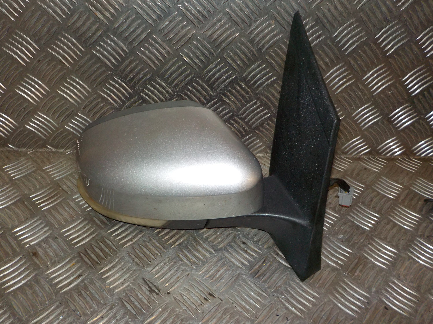 Ford Focus Sidespejl Med OEM Nr. 1698921 Fra Ford Ophugger