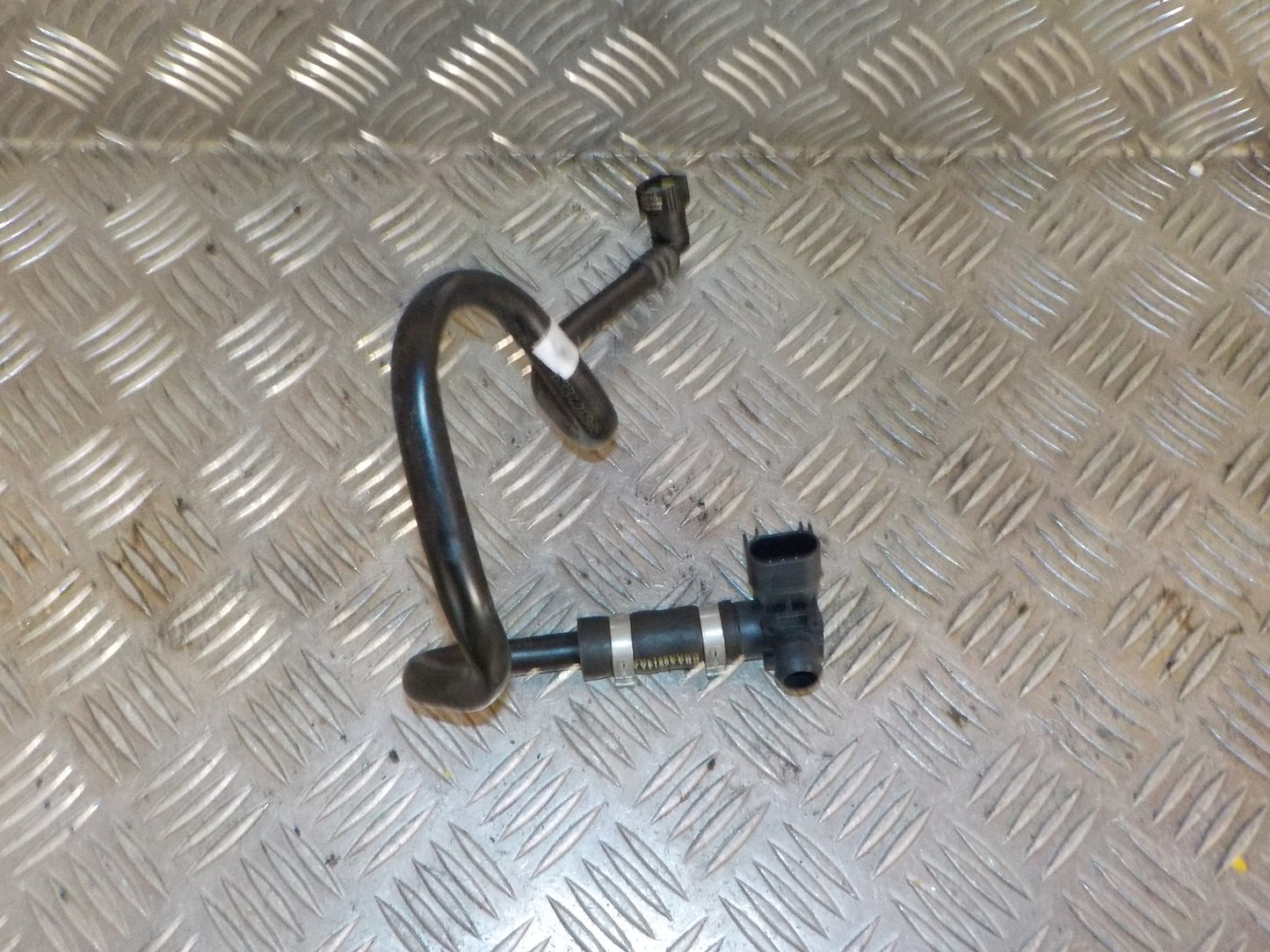 Opel Corsa E Vacuum Ventil Med OEM Nr. 0265005315 Fra Opel Ophugger