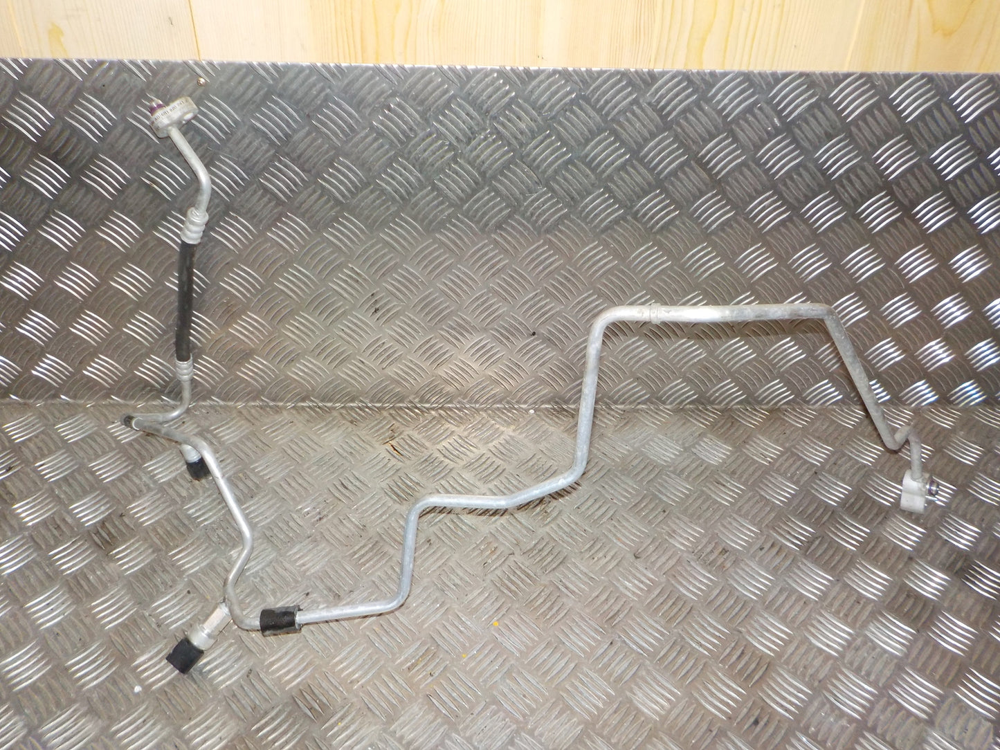 VW Polo 6R Aircond. Rør/Slanger Med OEM Nr. 6R1820741J Fra VW Ophugger