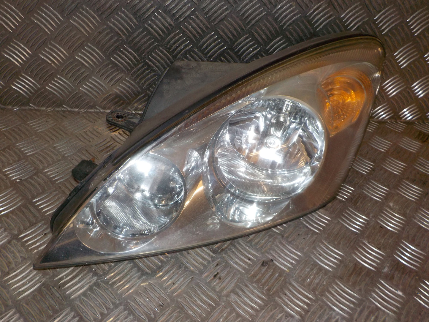 Kia Ceed Forlygte Med OEM Nr. 921011H000 Fra Kia Ophugger